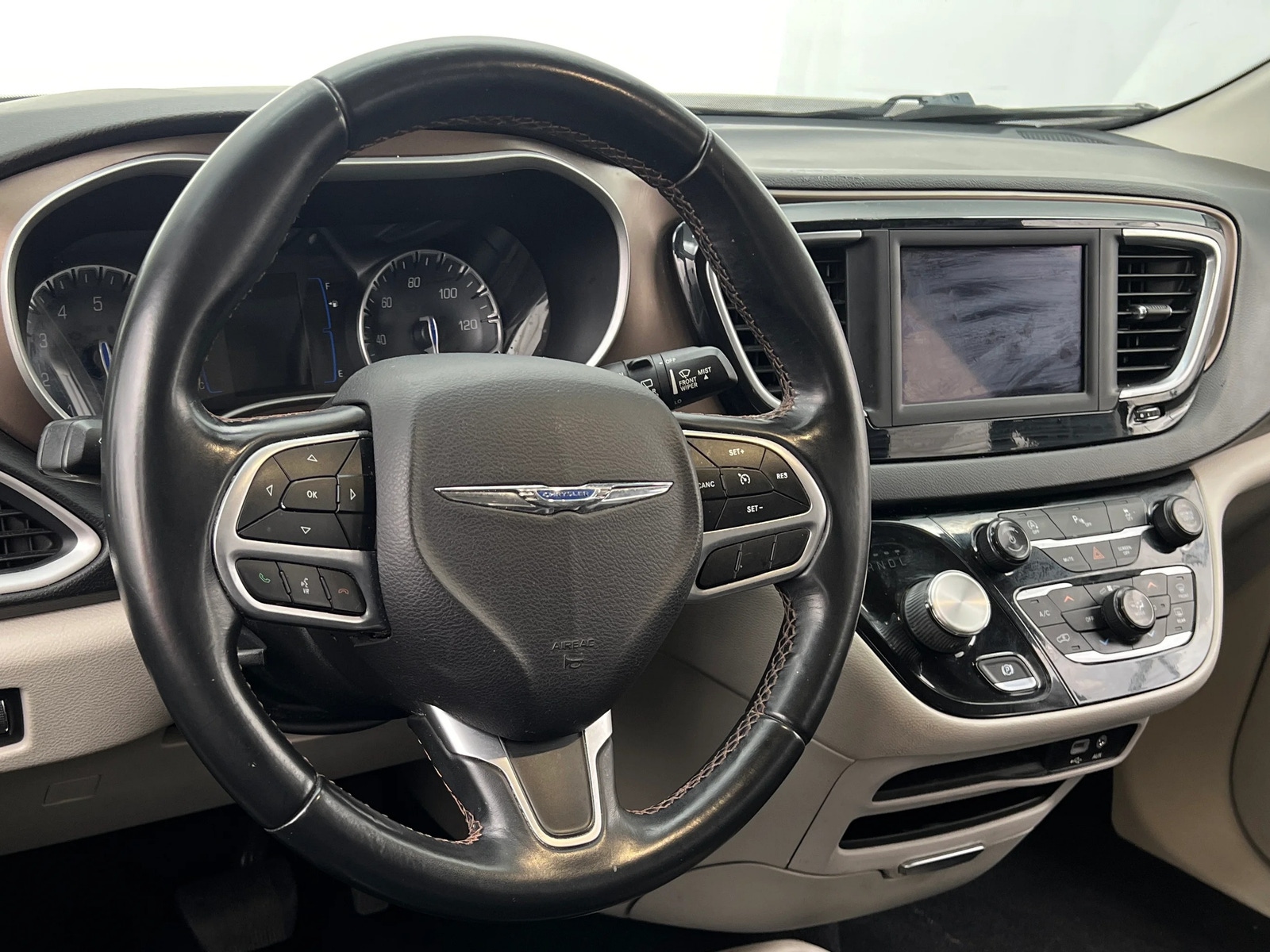 Thumbnail: 2018 Chrysler Pacifica - 2