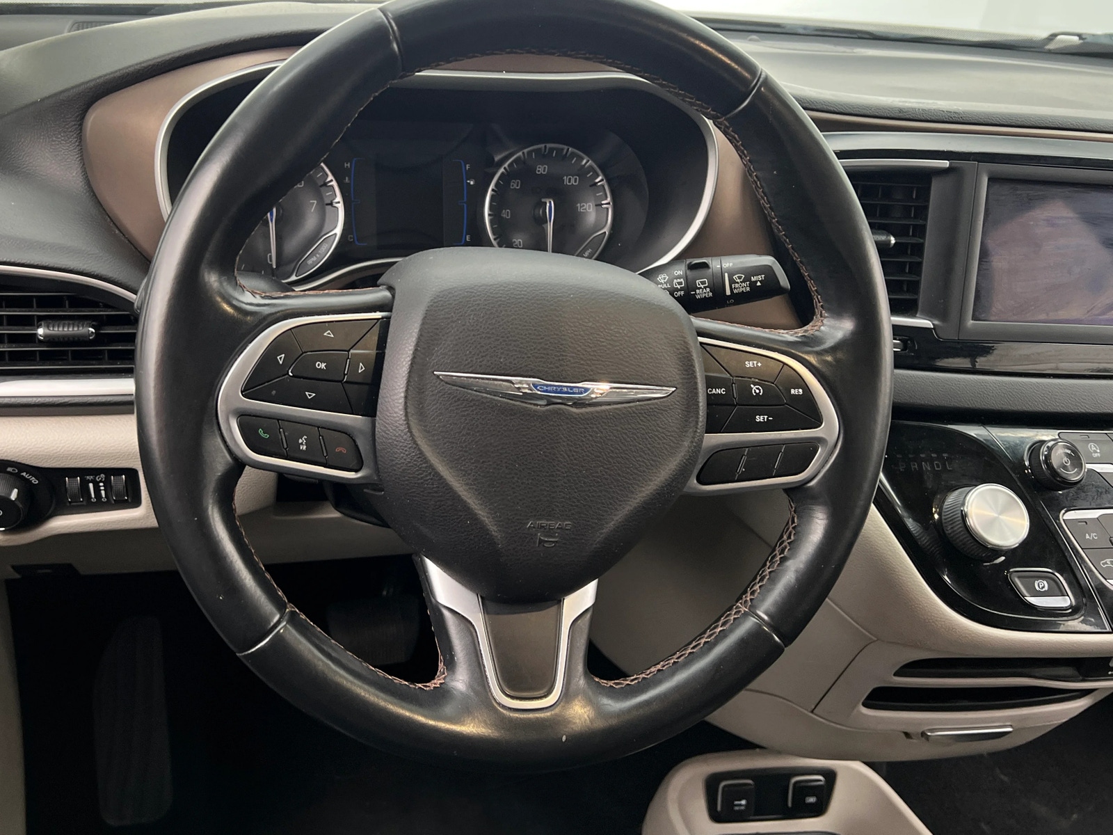 Thumbnail: 2018 Chrysler Pacifica - 4