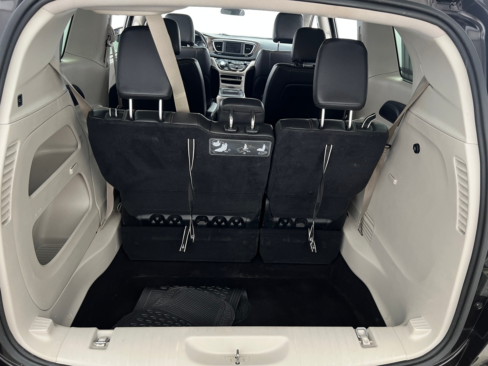 Thumbnail: 2018 Chrysler Pacifica - 6