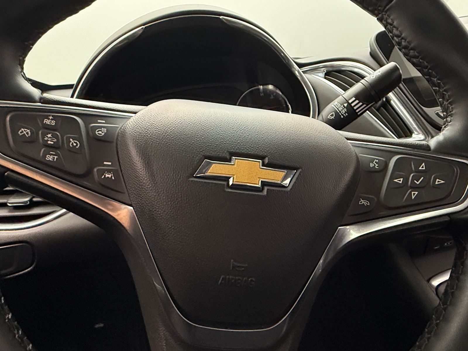 Thumbnail: 2024 Chevrolet Malibu - 4