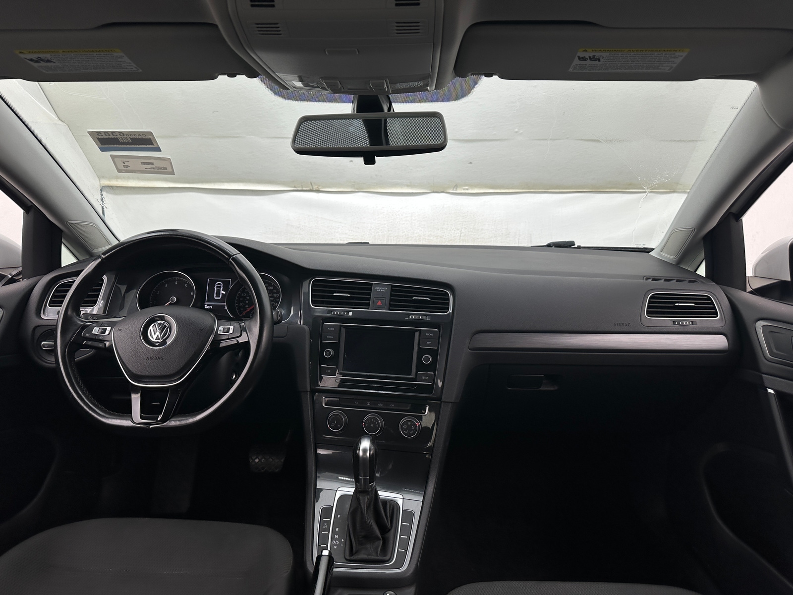 Thumbnail: 2019 Volkswagen e-Golf - 3