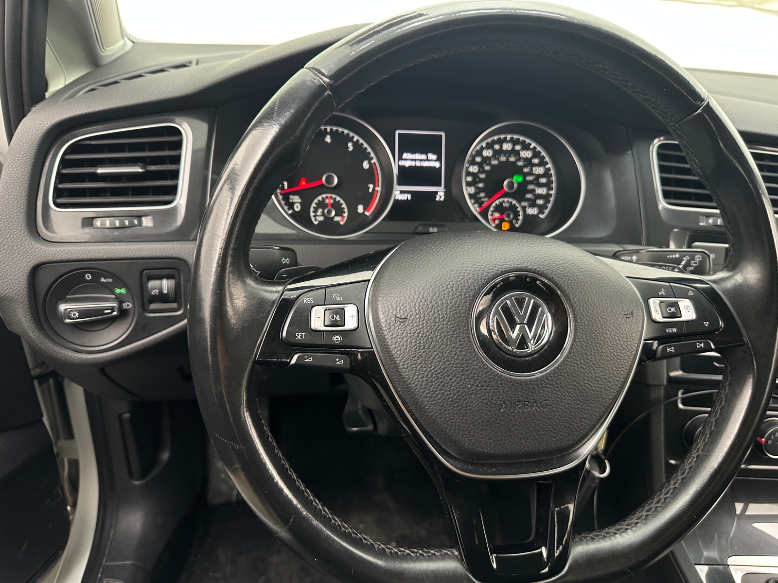 Thumbnail: 2019 Volkswagen e-Golf - 5