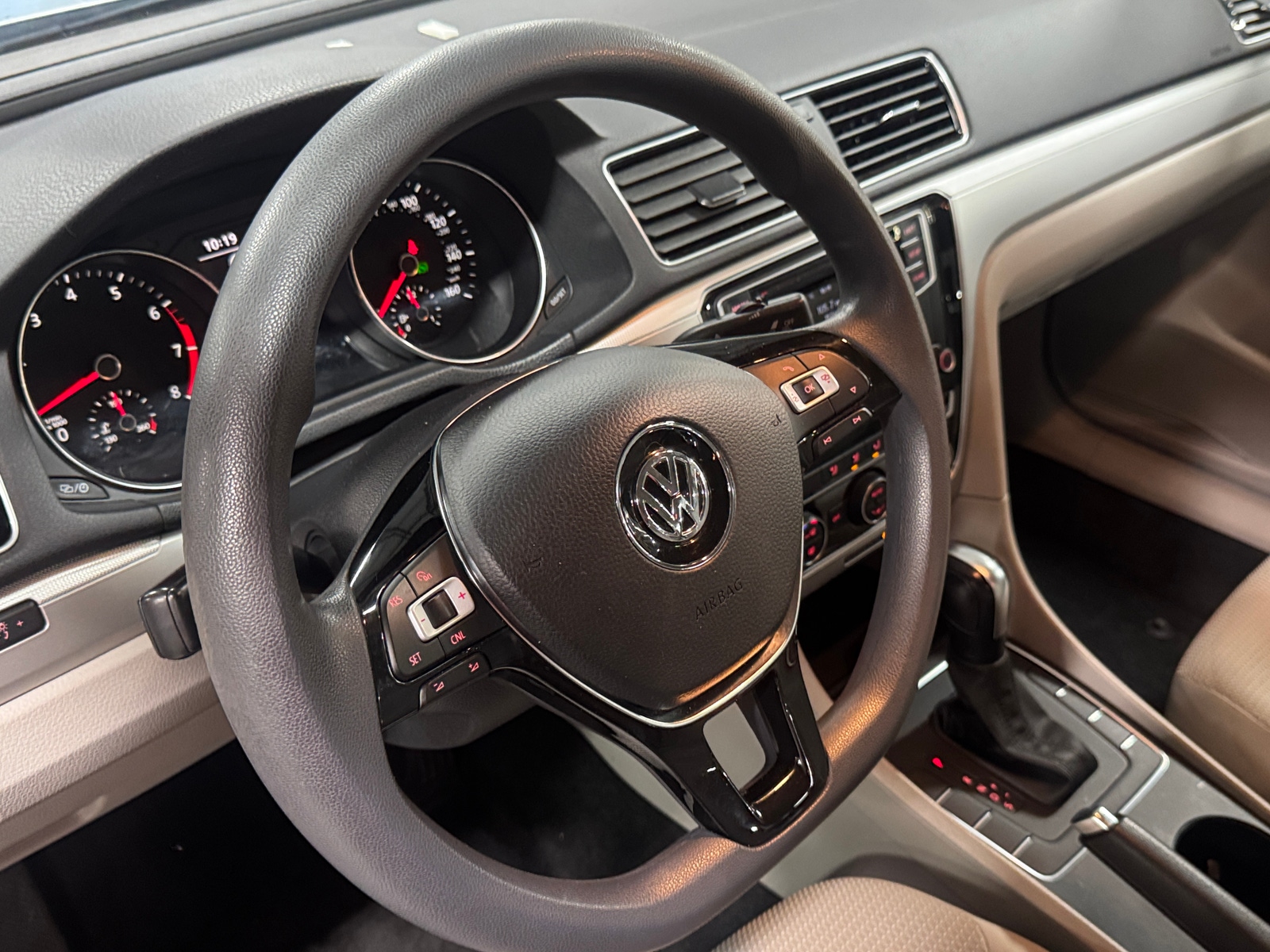 Thumbnail: 2016 Volkswagen Passat - 5