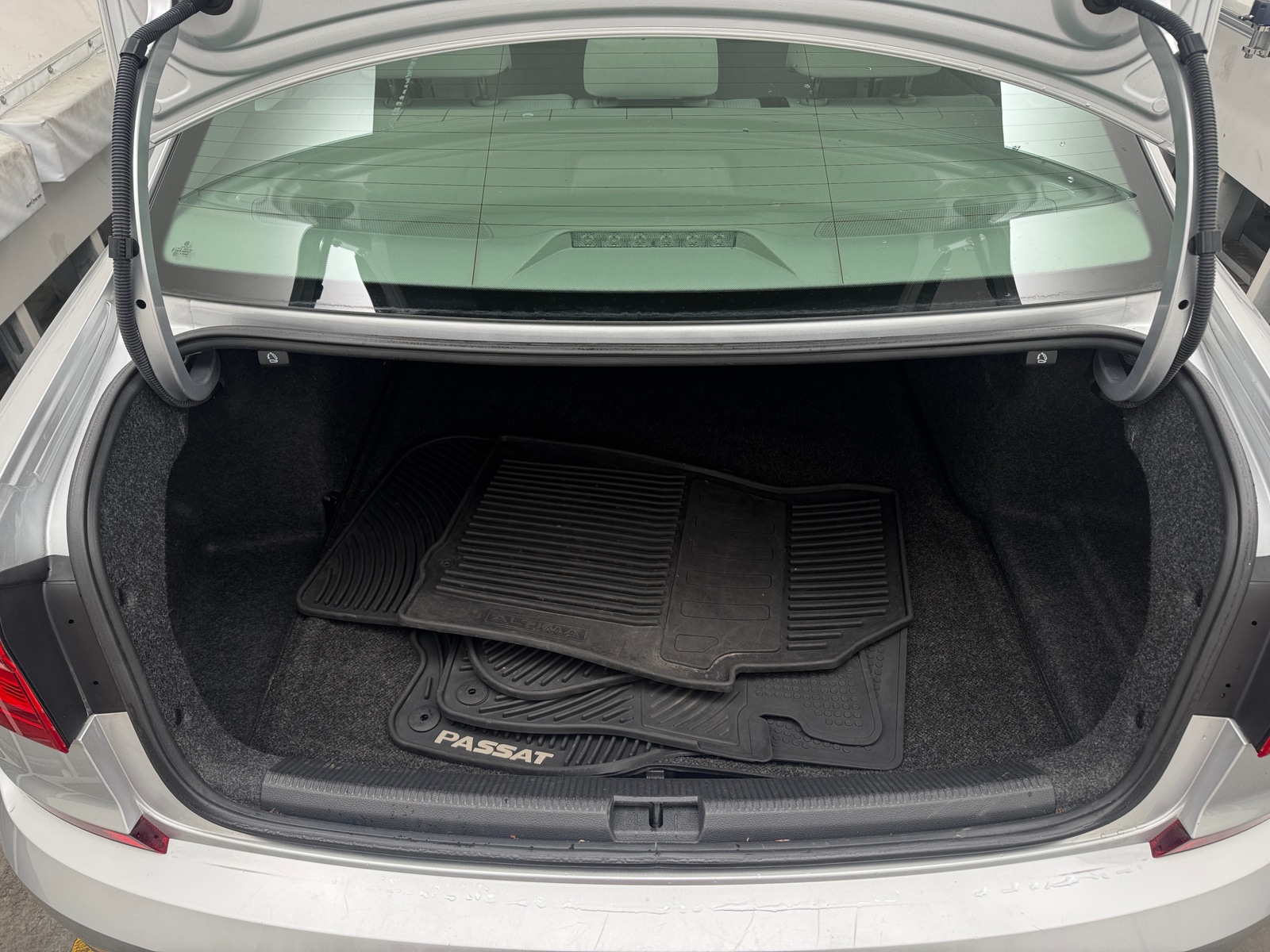 Thumbnail: 2016 Volkswagen Passat - 7