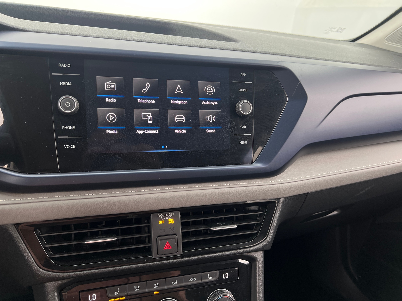 Thumbnail: 2024 Volkswagen Taos - 3