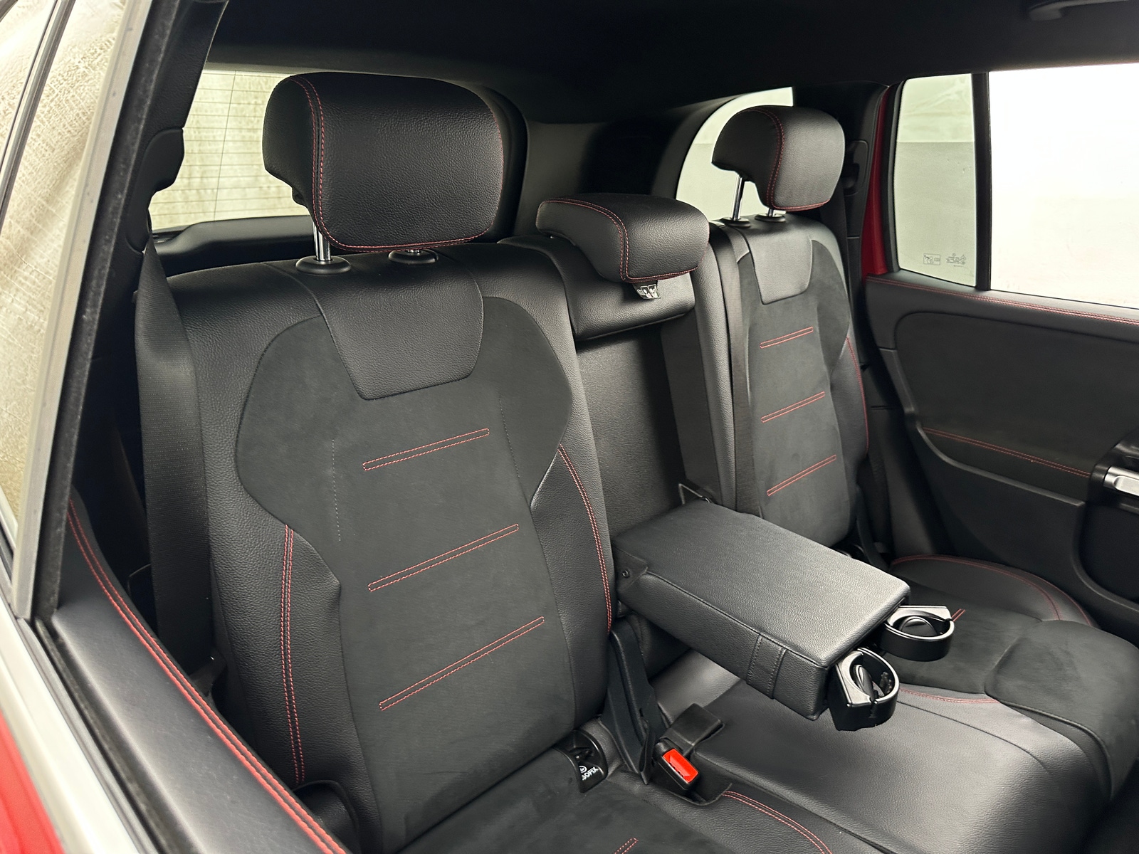 Thumbnail: 2021 Mercedes-Benz GLB - 5