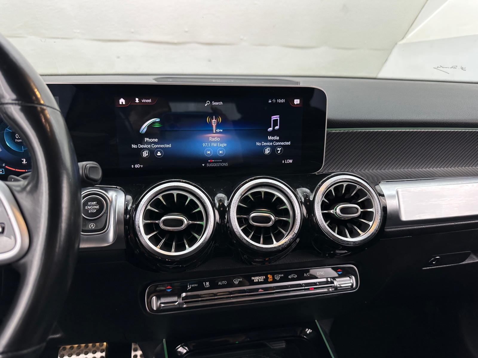 Thumbnail: 2021 Mercedes-Benz GLB - 3