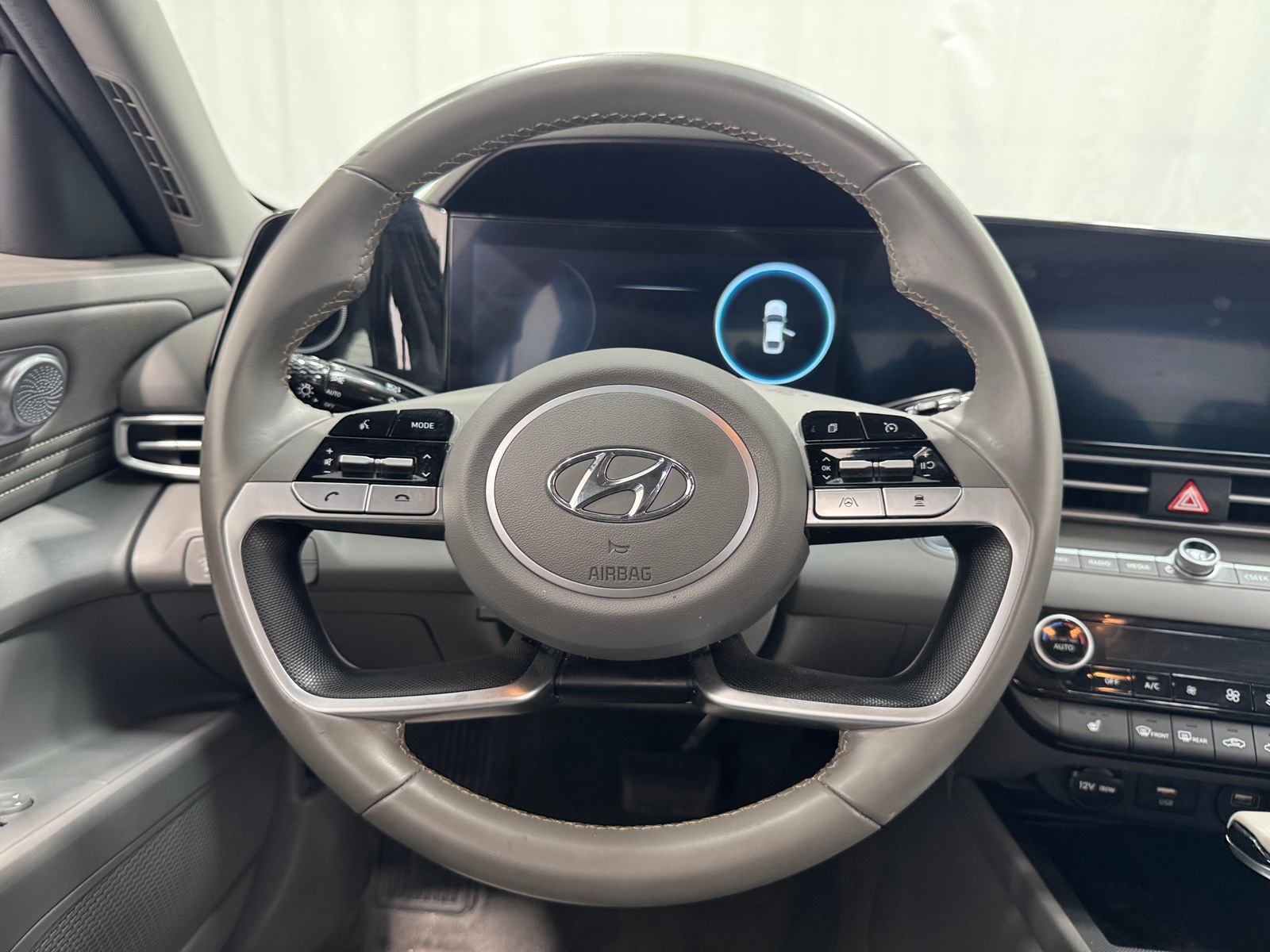 Thumbnail: 2023 Hyundai Elantra - 5