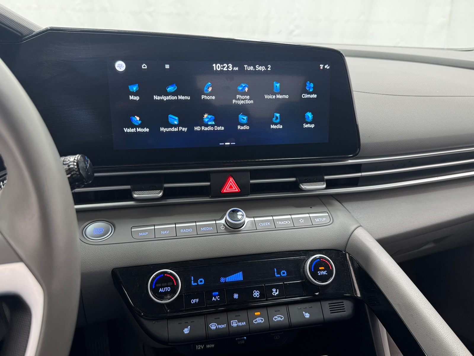 Thumbnail: 2023 Hyundai Elantra - 4
