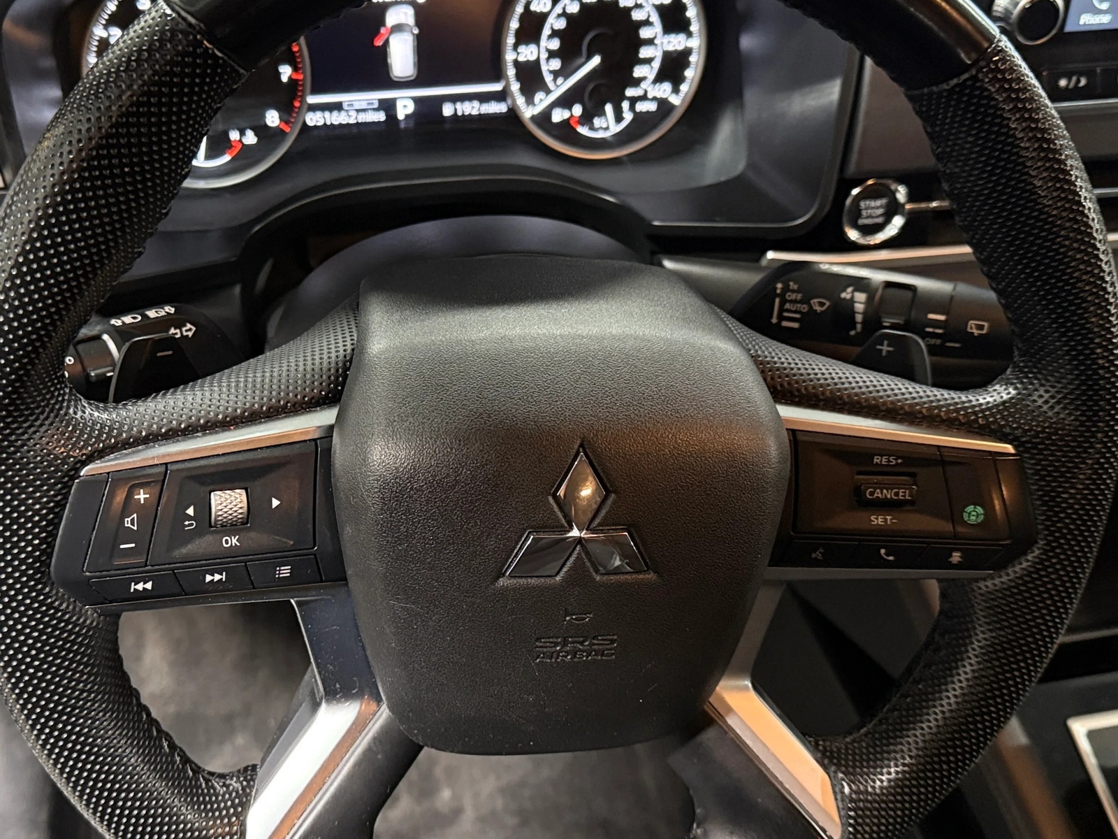 Thumbnail: 2023 Mitsubishi Outlander - 4