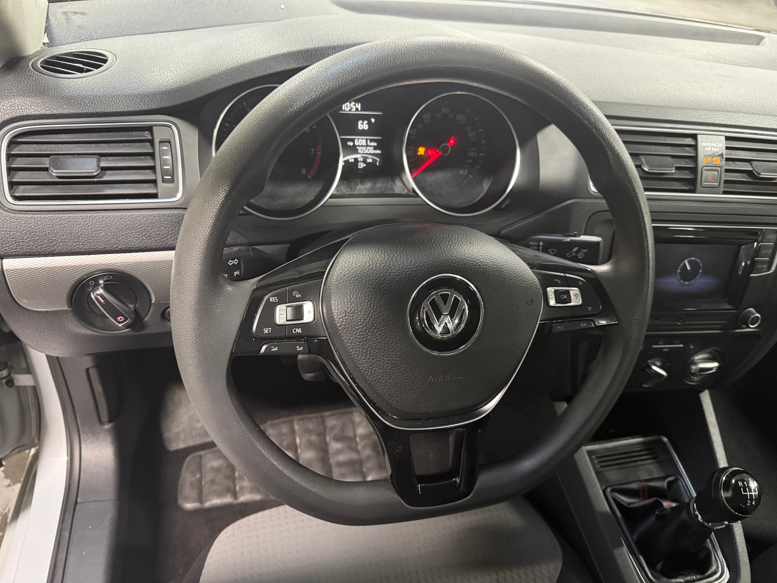 Thumbnail: 2017 Volkswagen Jetta - 5