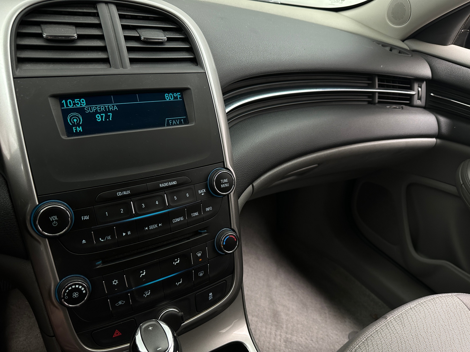 Thumbnail: 2014 Chevrolet Malibu - 4