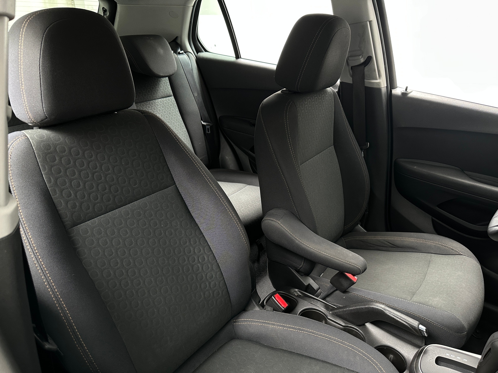 Thumbnail: 2017 Chevrolet Trax - 2