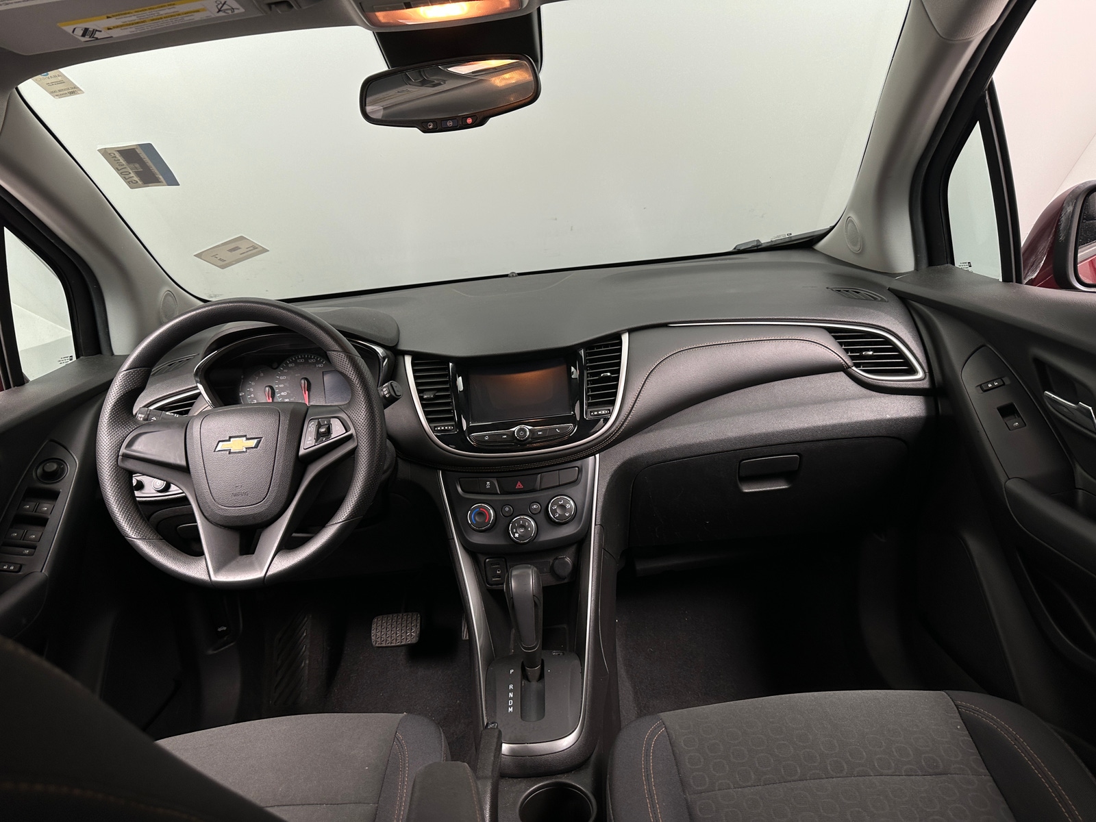 Thumbnail: 2017 Chevrolet Trax - 3
