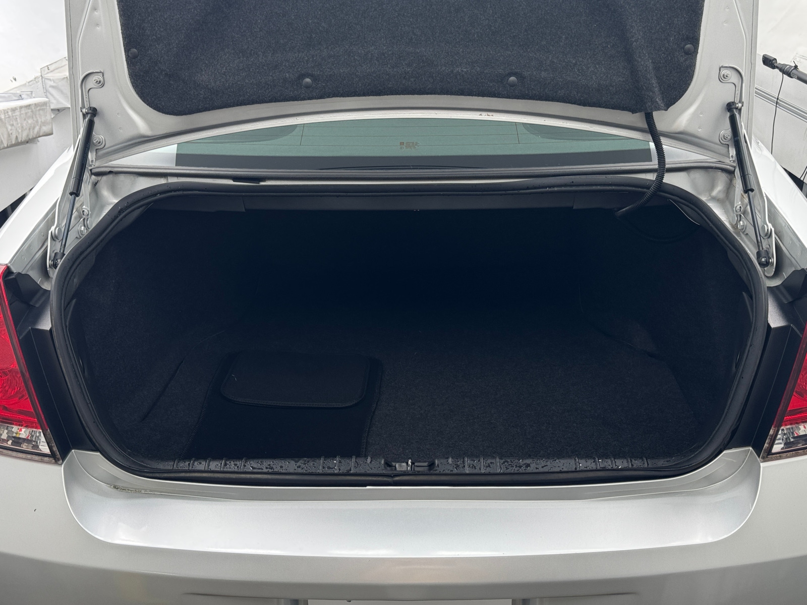 Thumbnail: 2011 Chevrolet Impala - 7