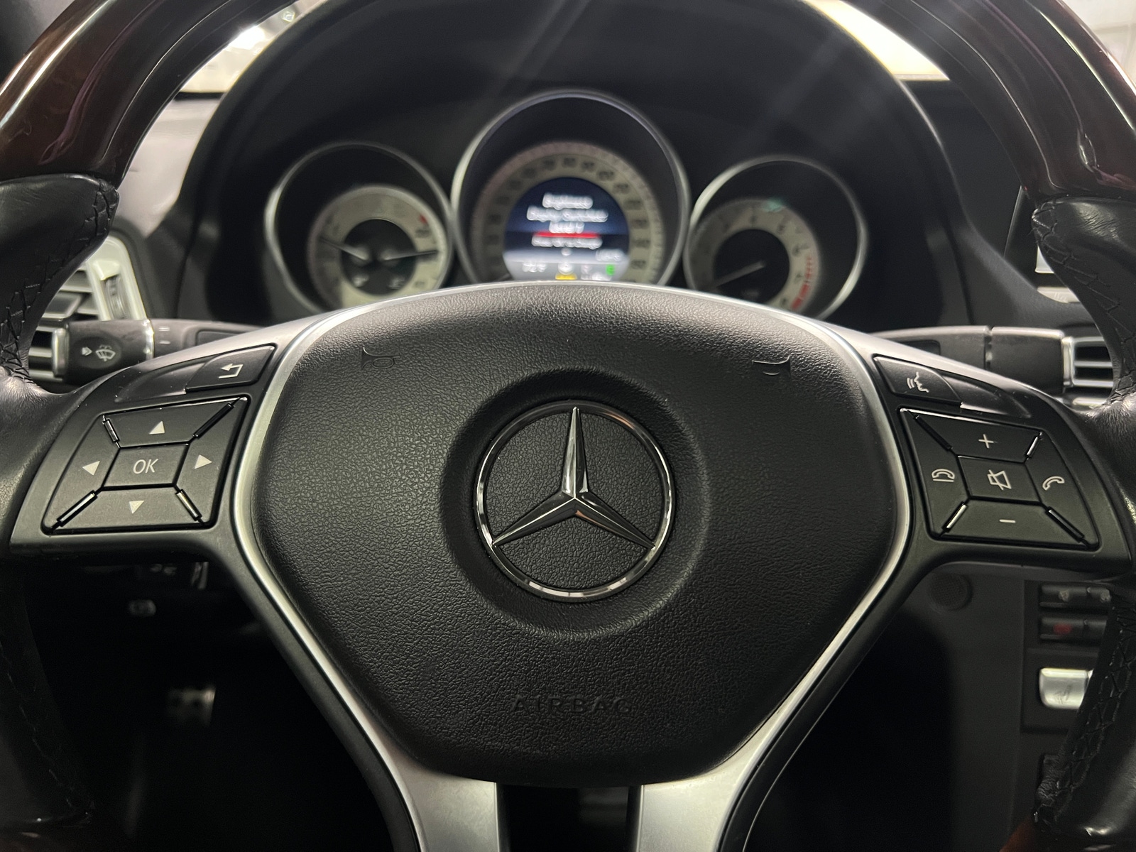 Thumbnail: 2014 Mercedes-Benz E-Class - 3