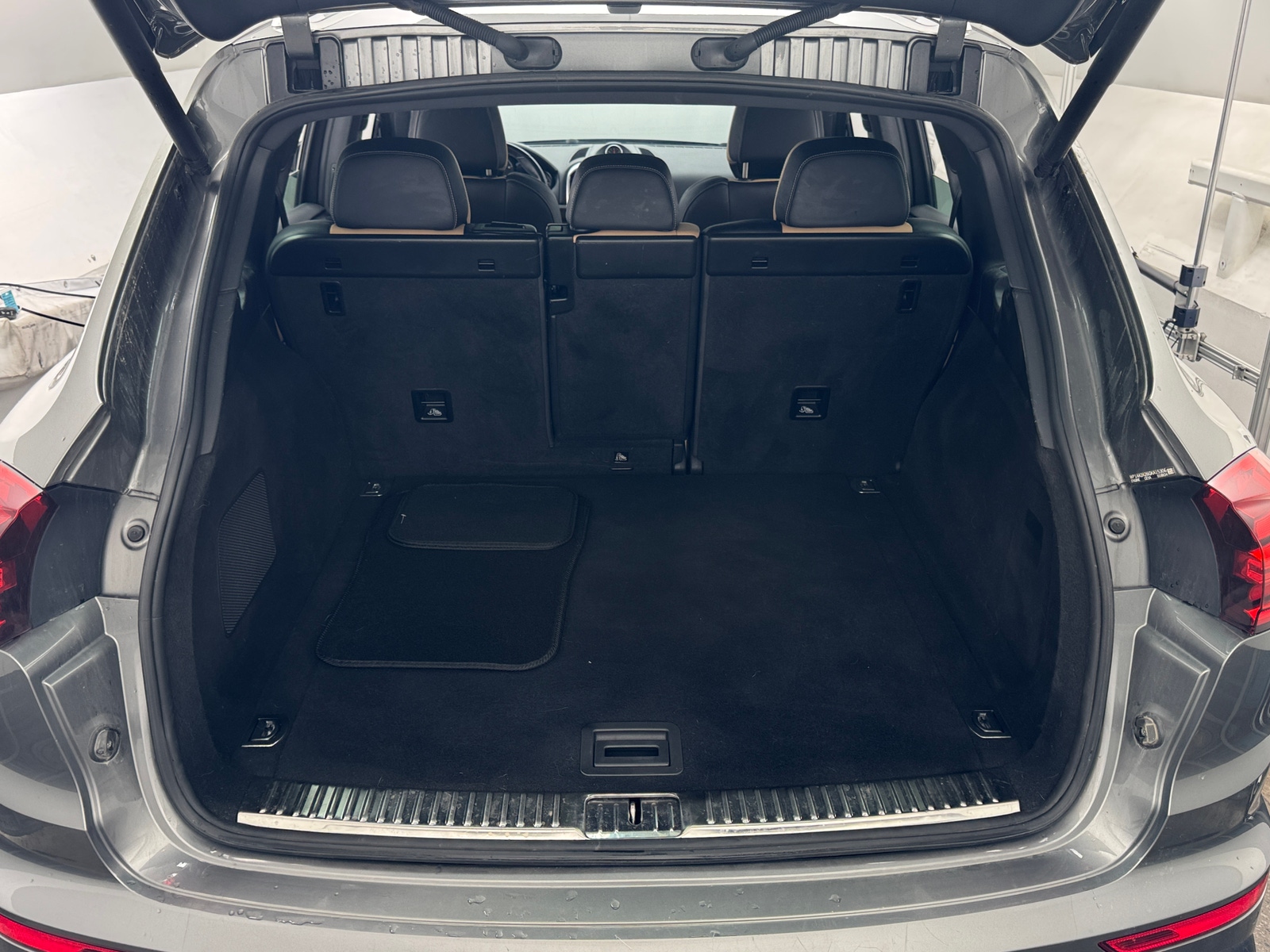 Thumbnail: 2016 Porsche Cayenne - 6