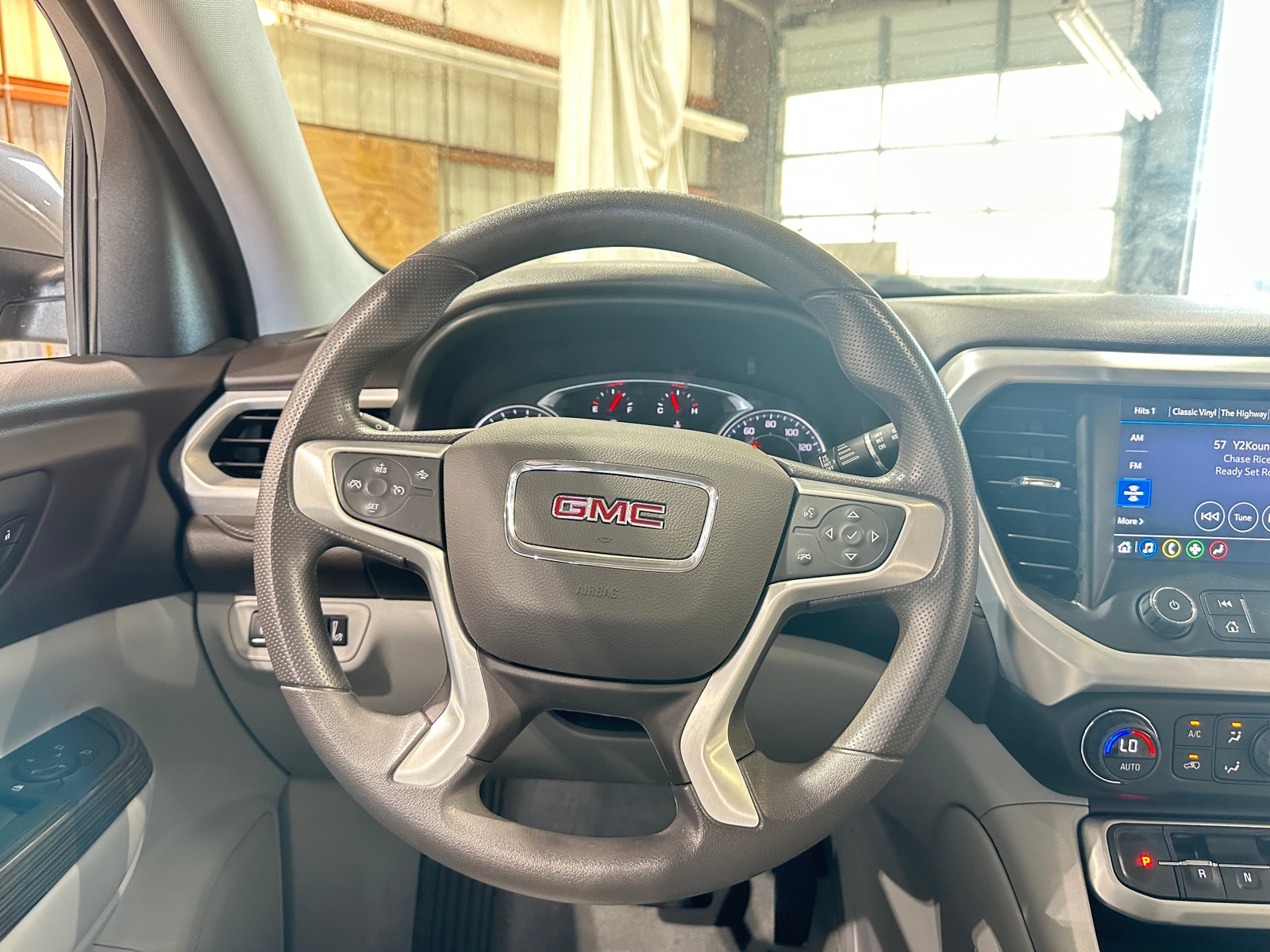Thumbnail: 2022 GMC Acadia - 5