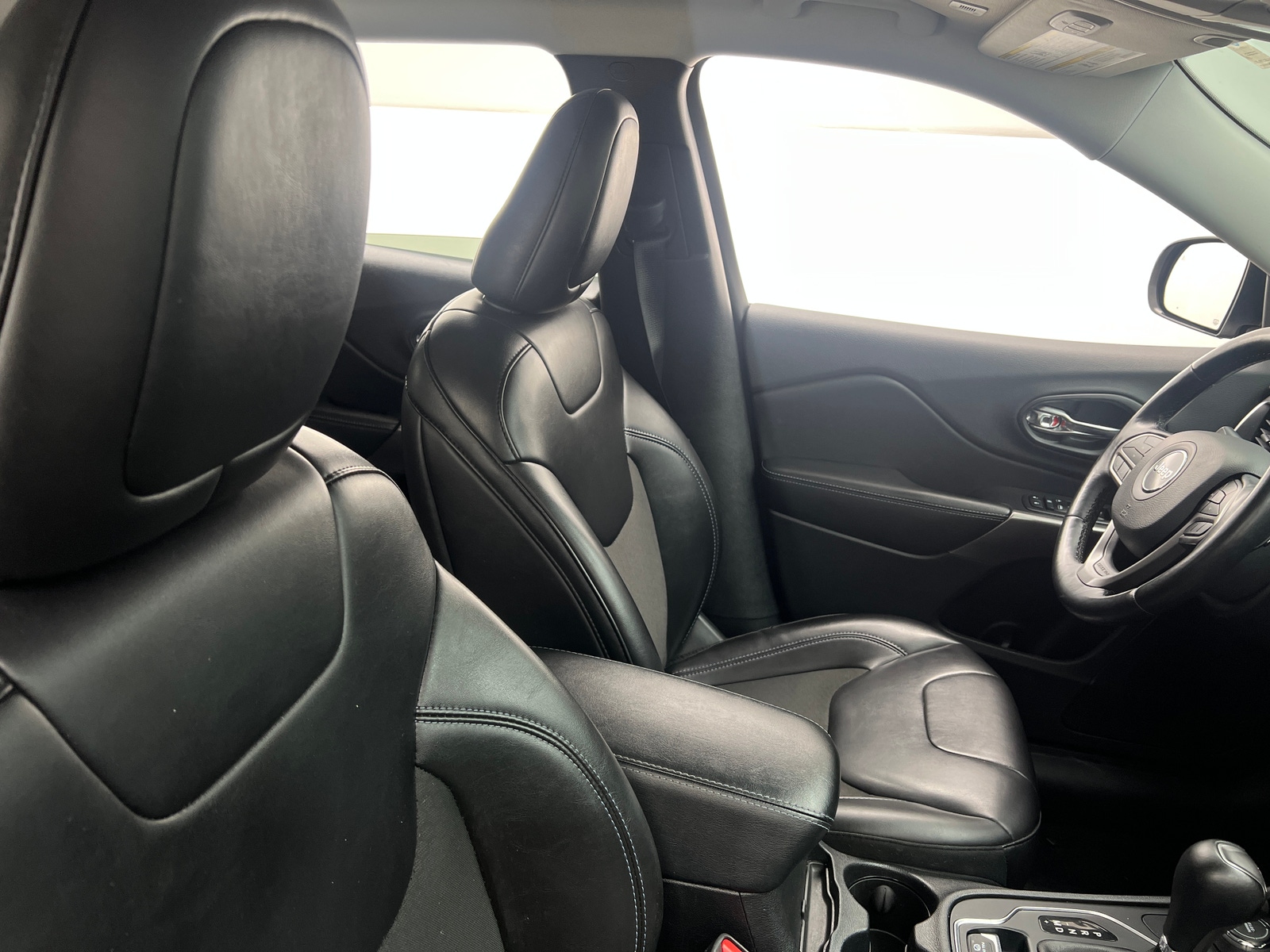 Thumbnail: 2019 Jeep Cherokee - 2