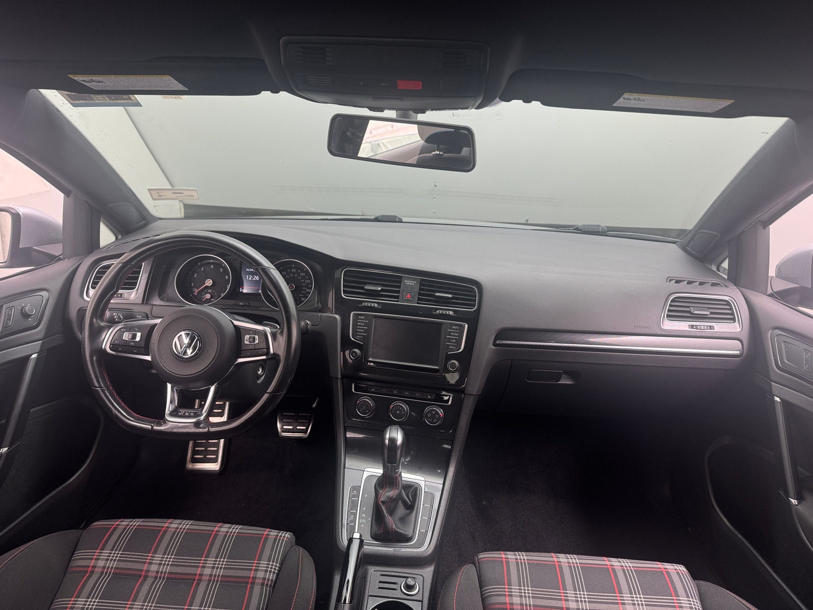 Thumbnail: 2017 Volkswagen Golf - 3