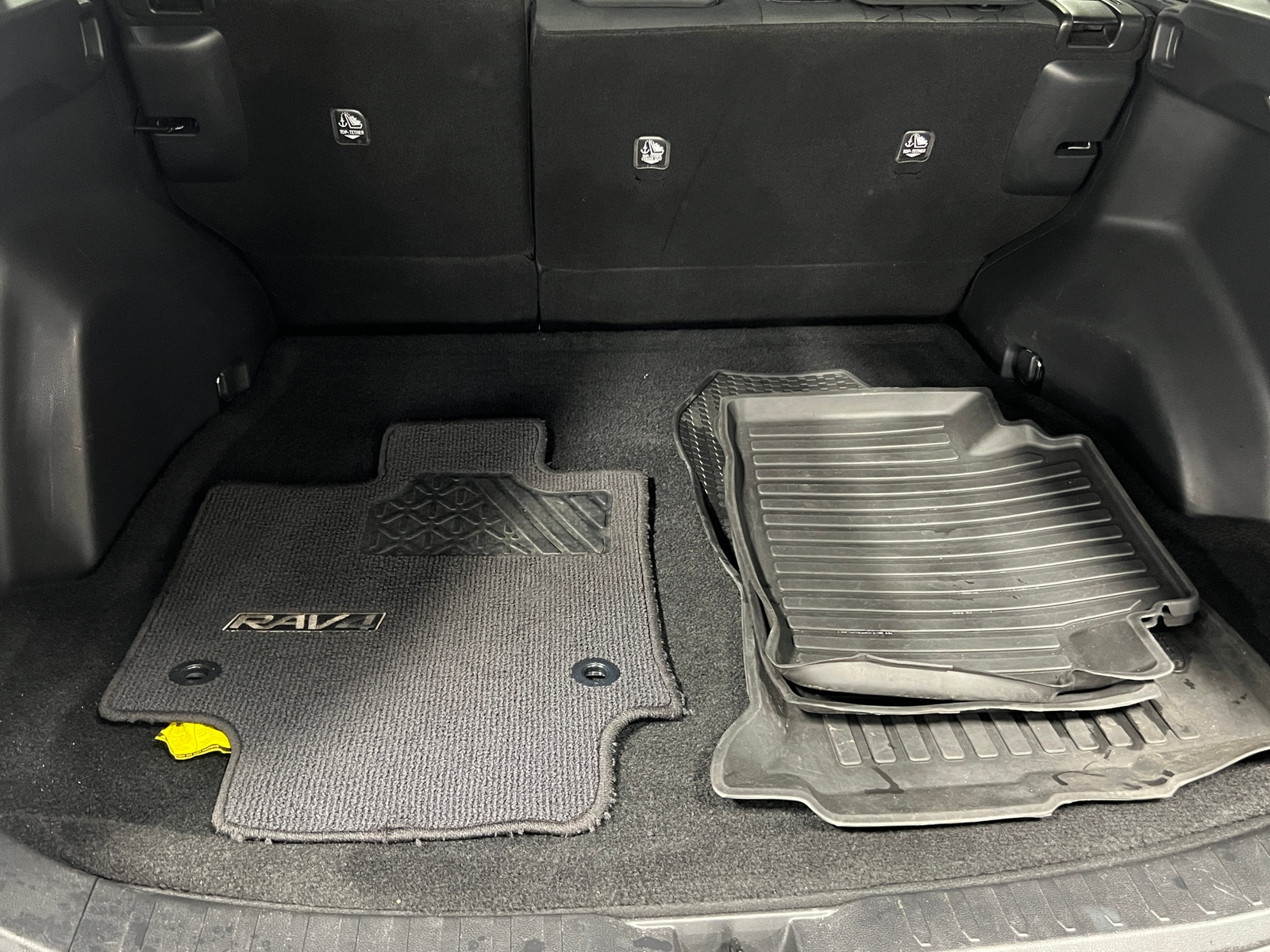 Thumbnail: 2021 Toyota RAV4 - 7