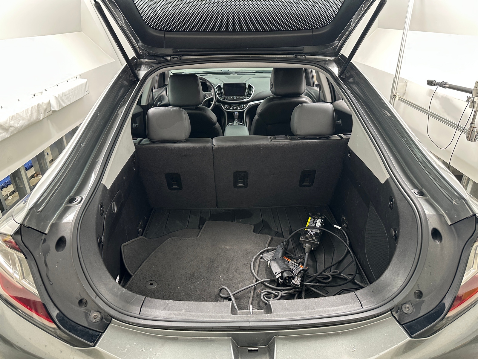 Thumbnail: 2017 Chevrolet Volt - 6