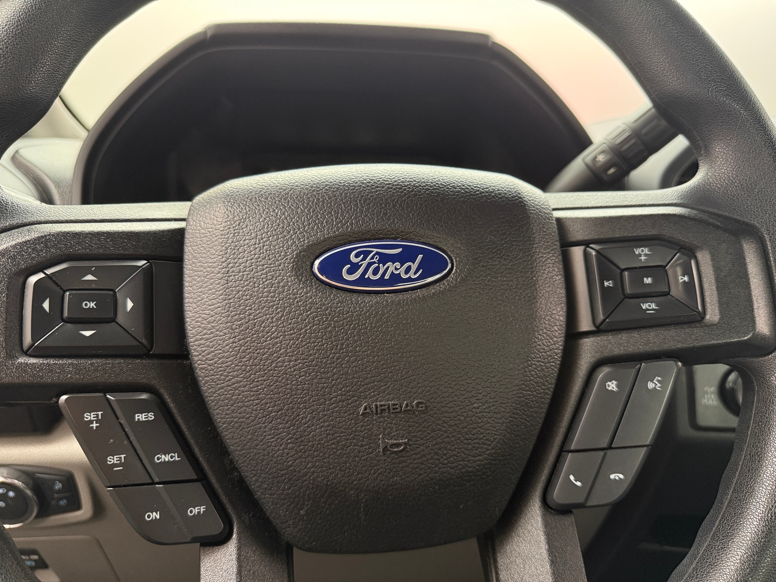 Thumbnail: 2019 Ford Econoline - 5