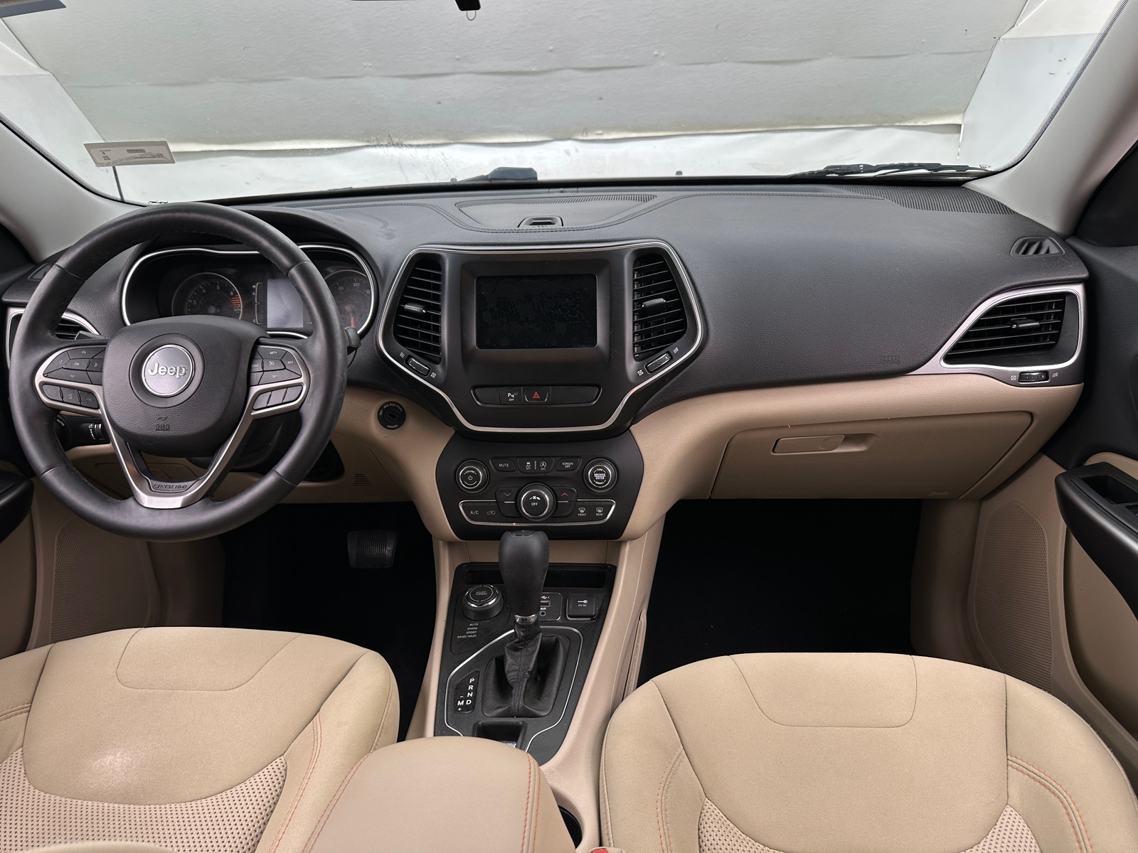 Thumbnail: 2019 Jeep Cherokee - 3