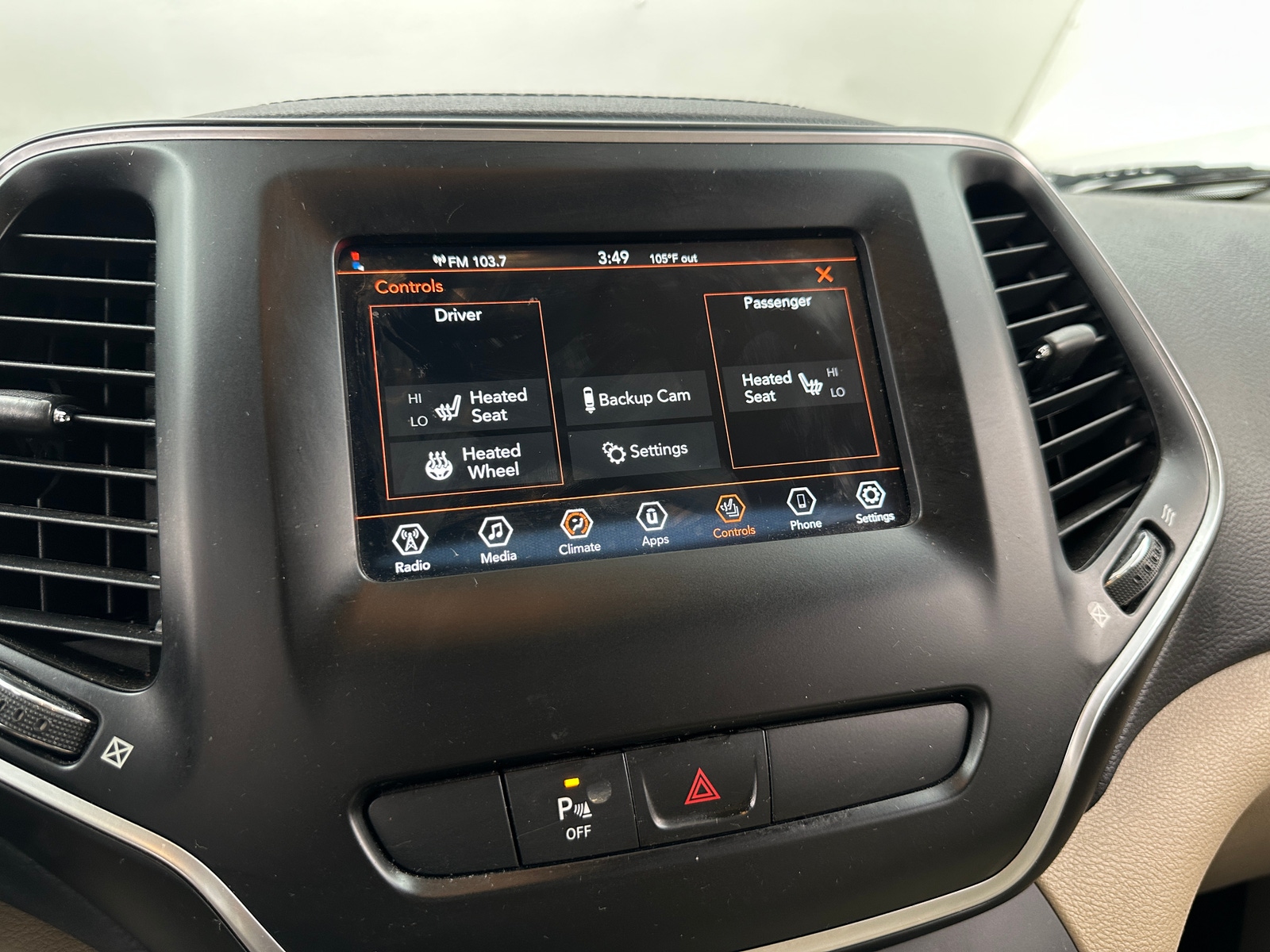Thumbnail: 2019 Jeep Cherokee - 4