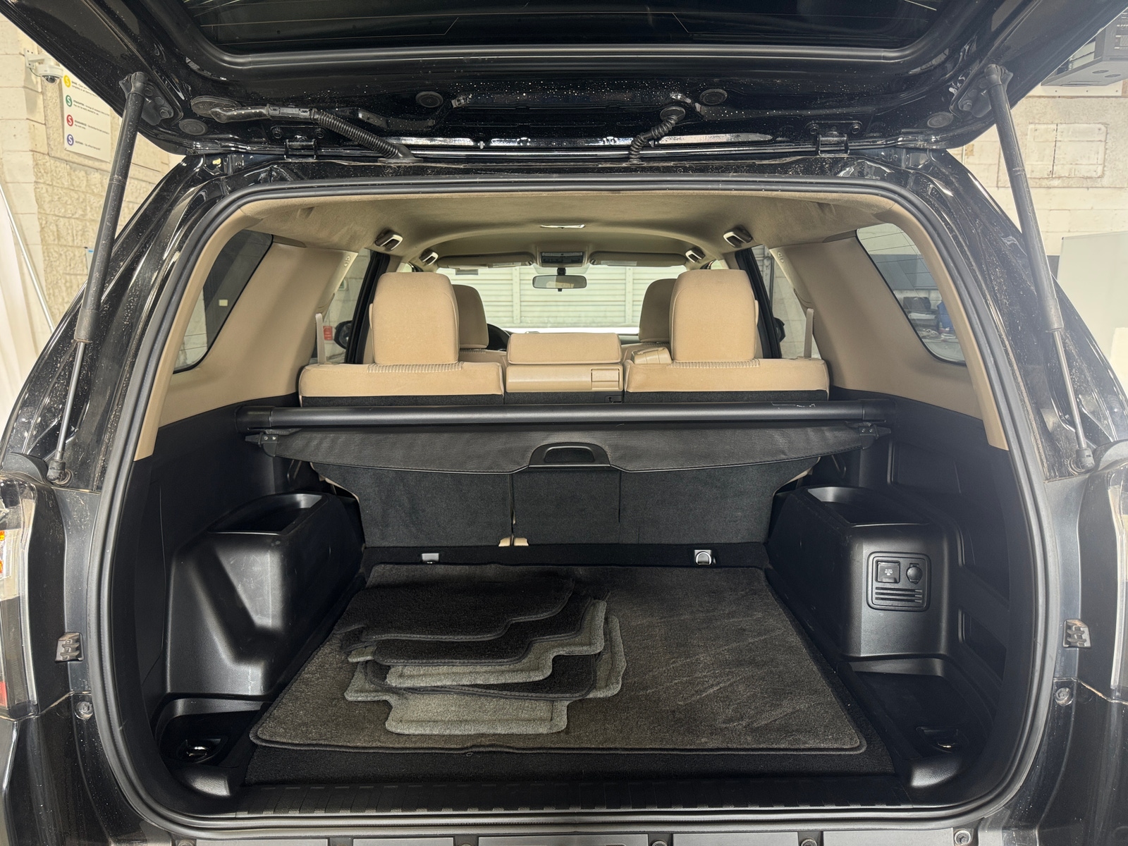 Thumbnail: 2016 Toyota 4Runner - 7