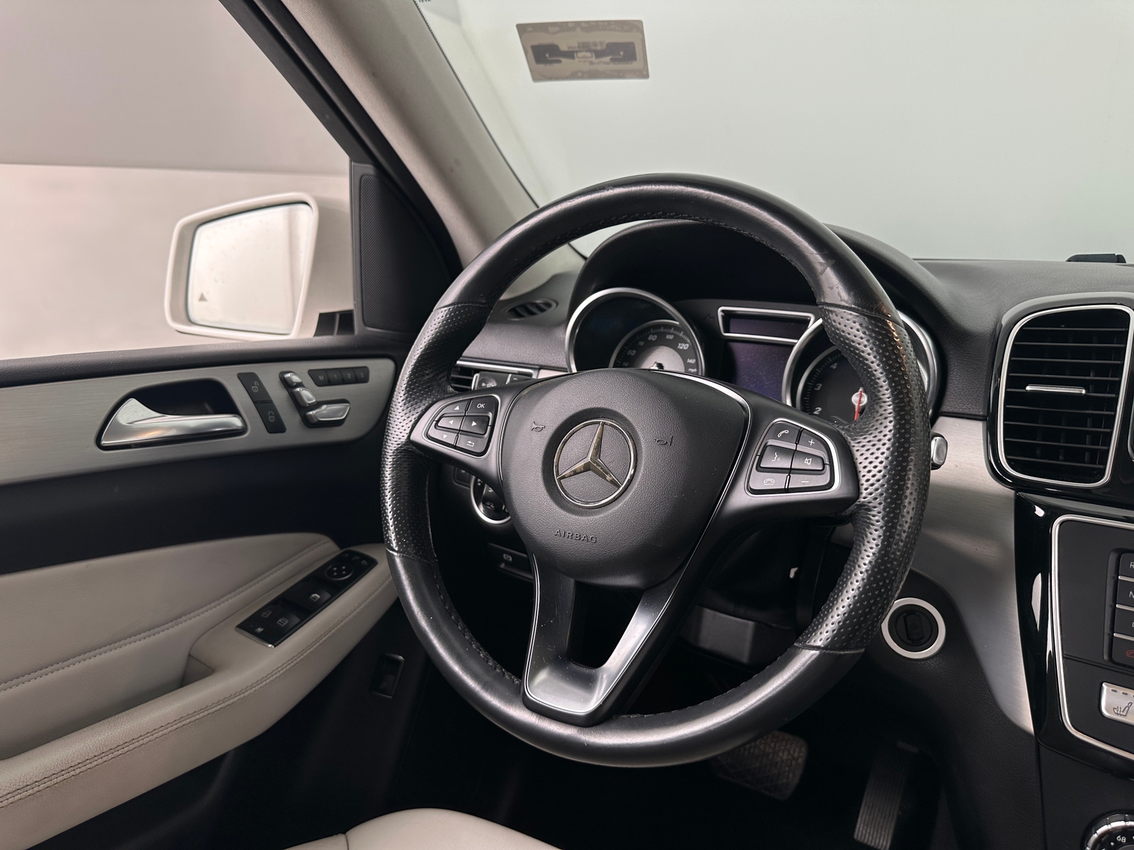 Thumbnail: 2016 Mercedes-Benz GLE - 4