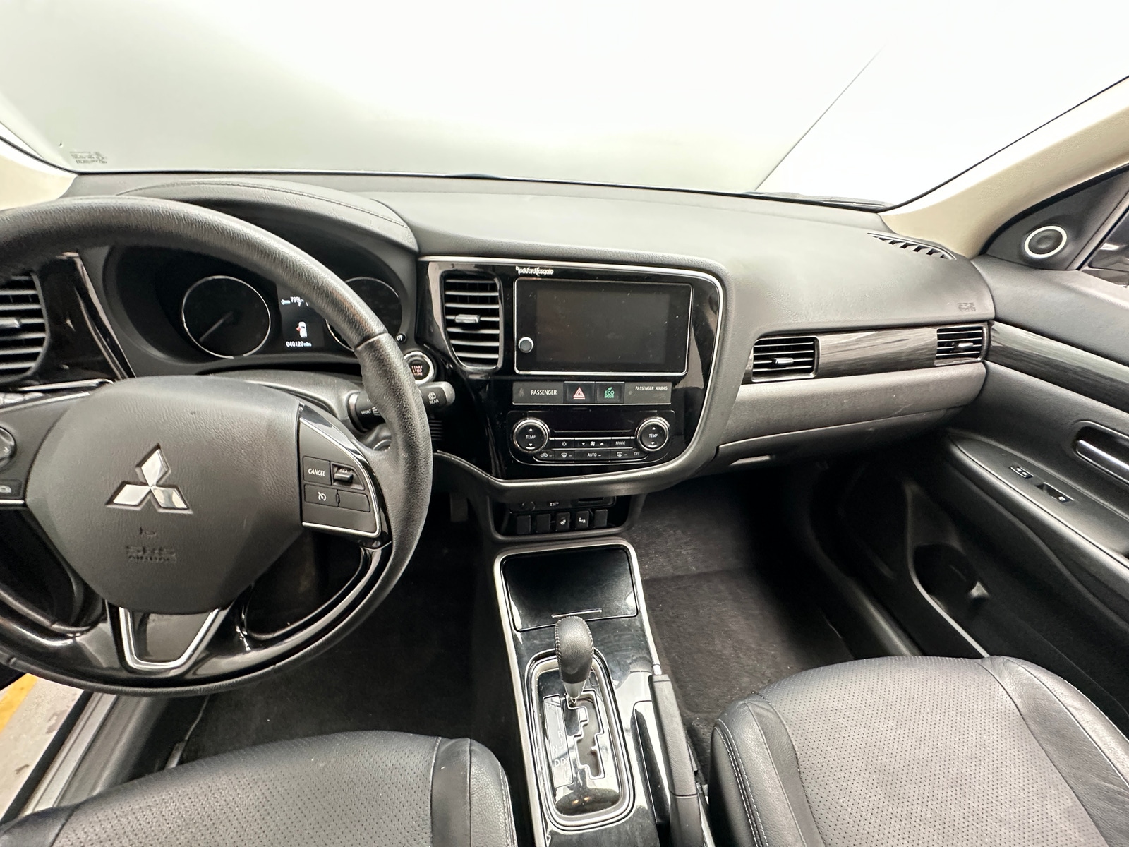 Thumbnail: 2018 Mitsubishi Outlander - 2