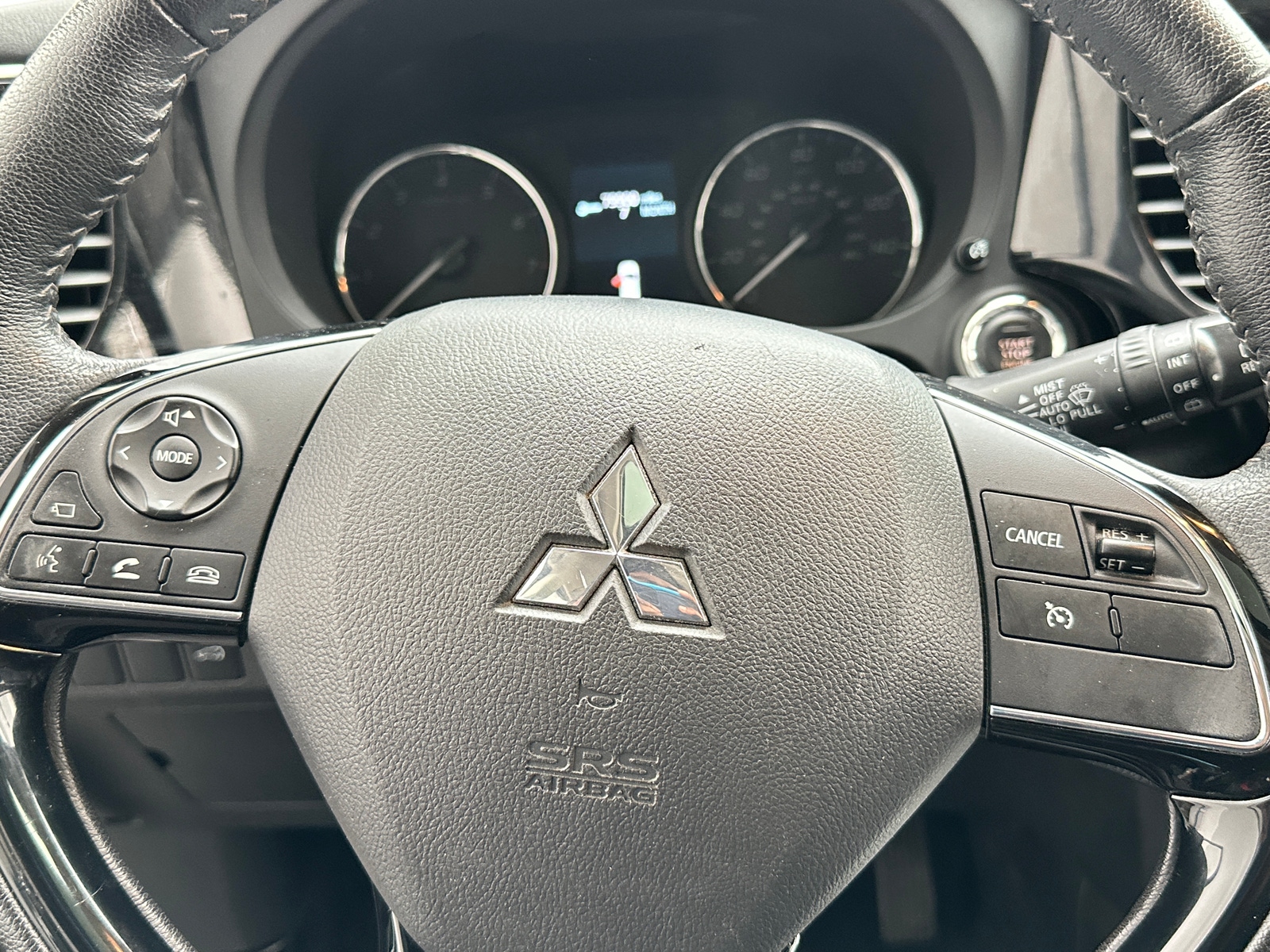 Thumbnail: 2018 Mitsubishi Outlander - 4