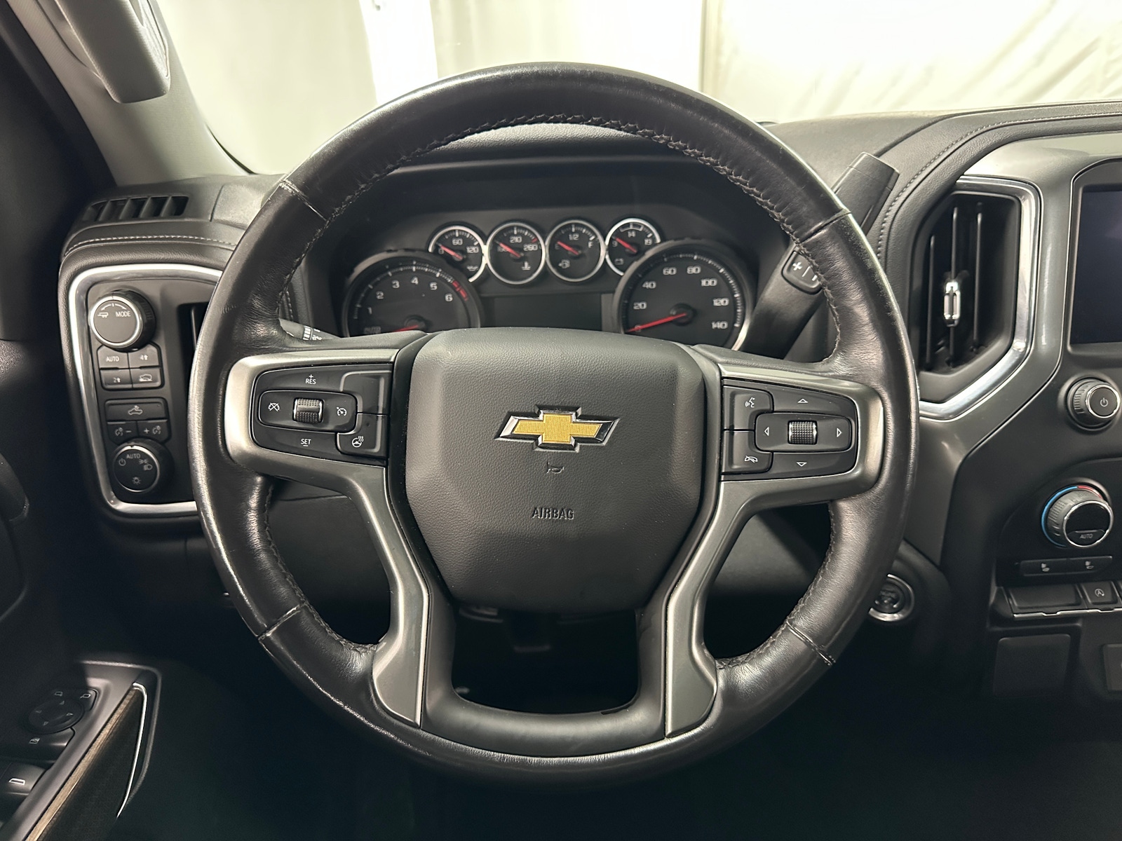 Thumbnail: 2021 Chevrolet Silverado 1500 - 5
