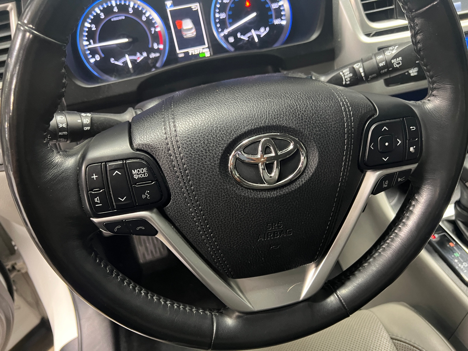 Thumbnail: 2017 Toyota Highlander - 4