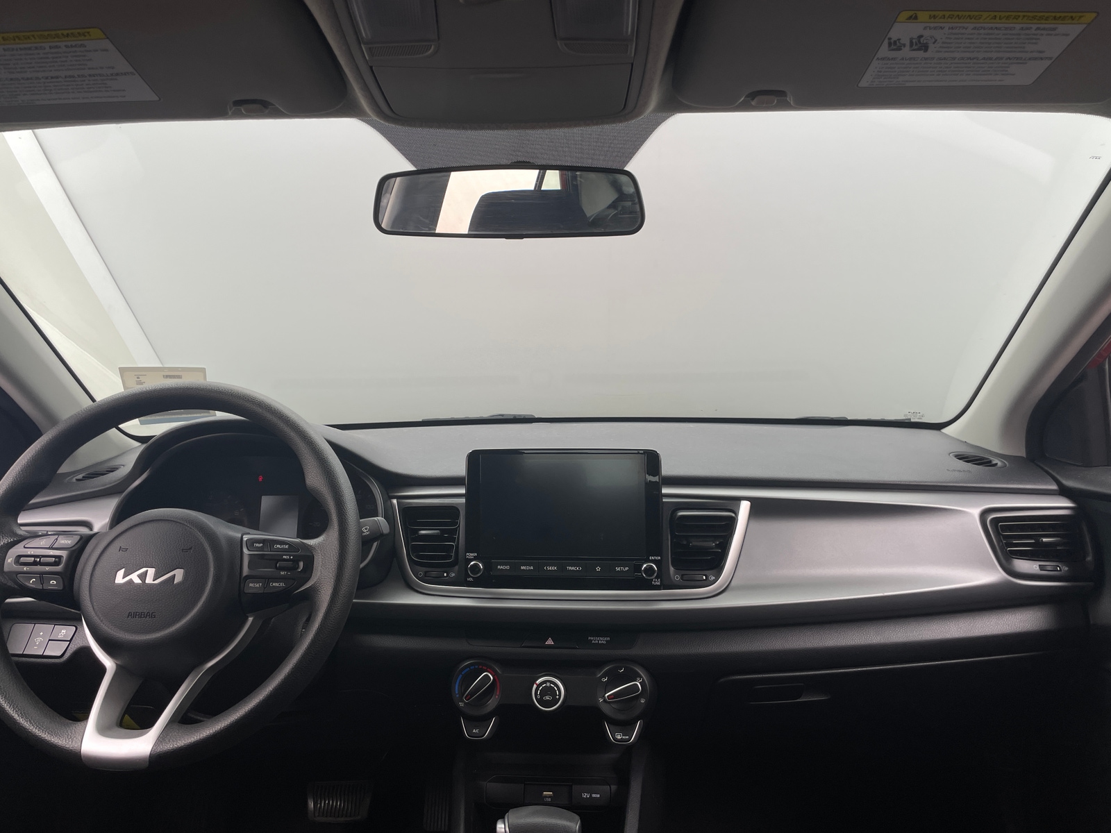 Thumbnail: 2023 Kia Rio - 3