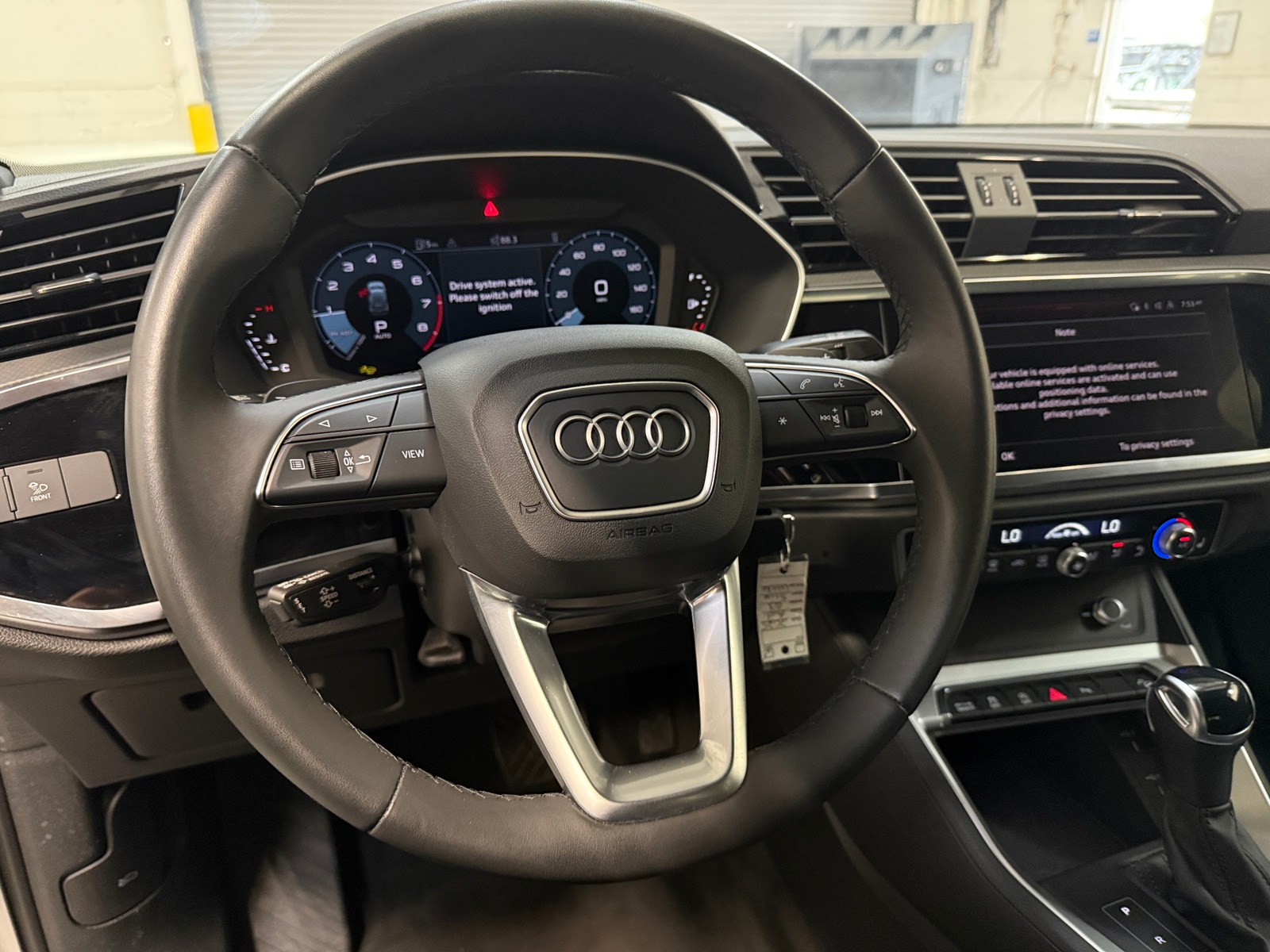 Thumbnail: 2025 Audi Q3 - 4