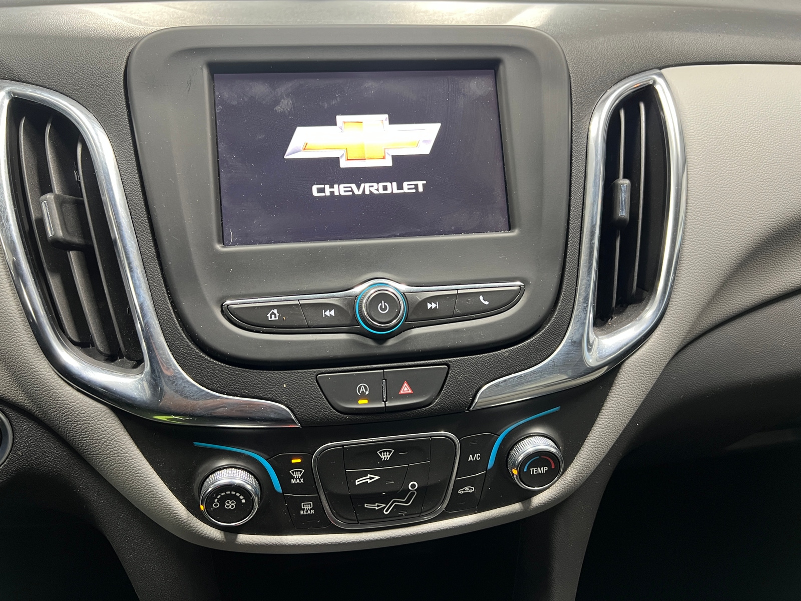 Thumbnail: 2024 Chevrolet Equinox - 4