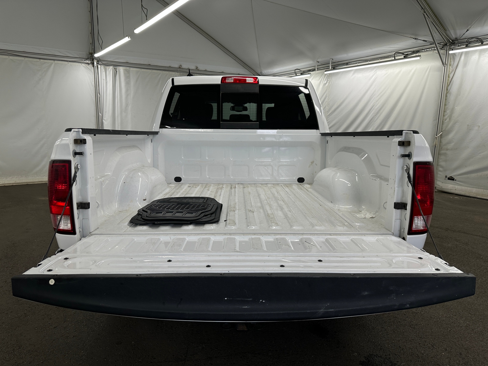 Thumbnail: 2023 RAM 1500 Classic - 7