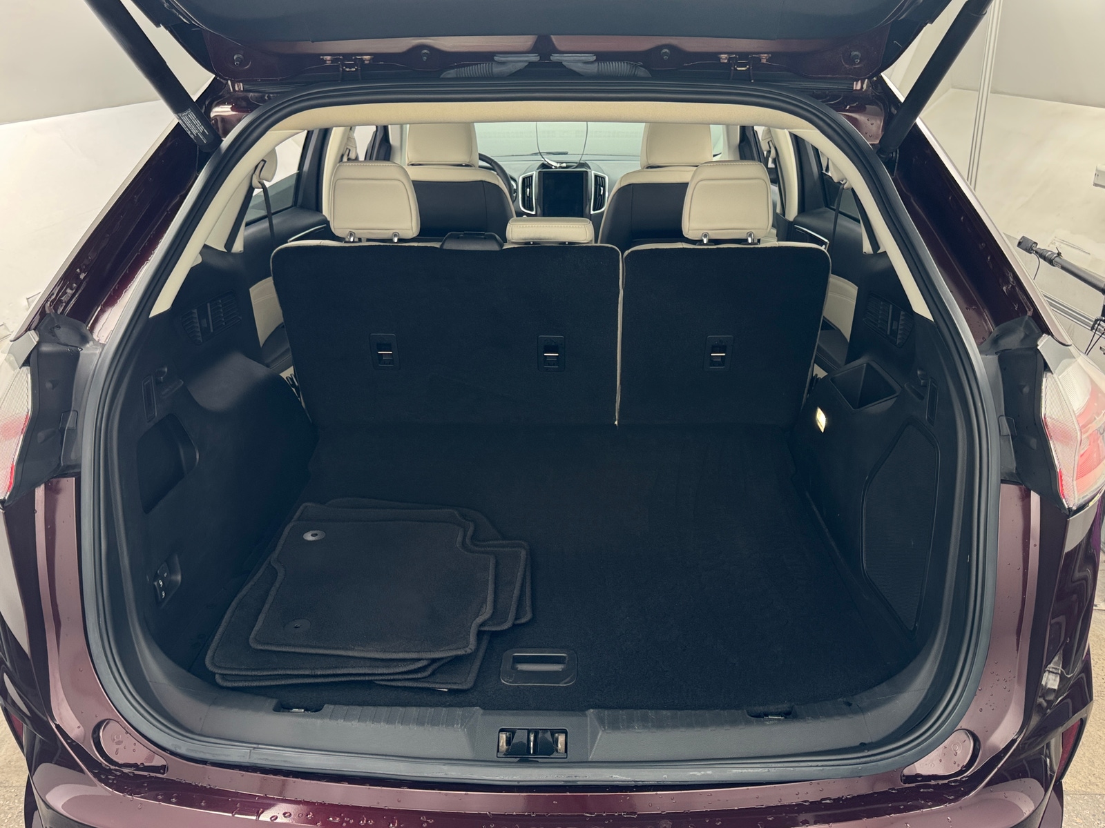 Thumbnail: 2021 Ford Edge - 6