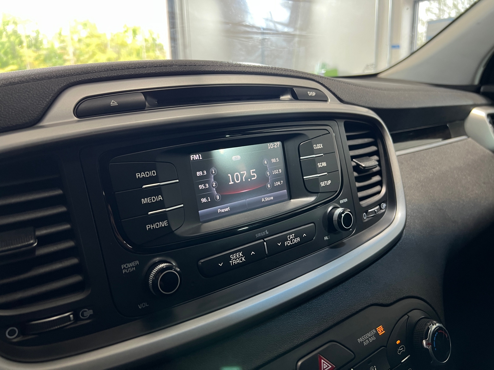 Thumbnail: 2018 Kia Sorento - 4