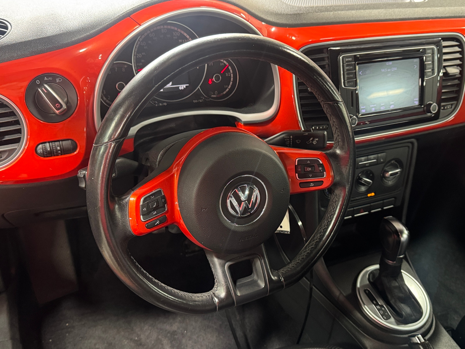 Thumbnail: 2016 Volkswagen Beetle - 5