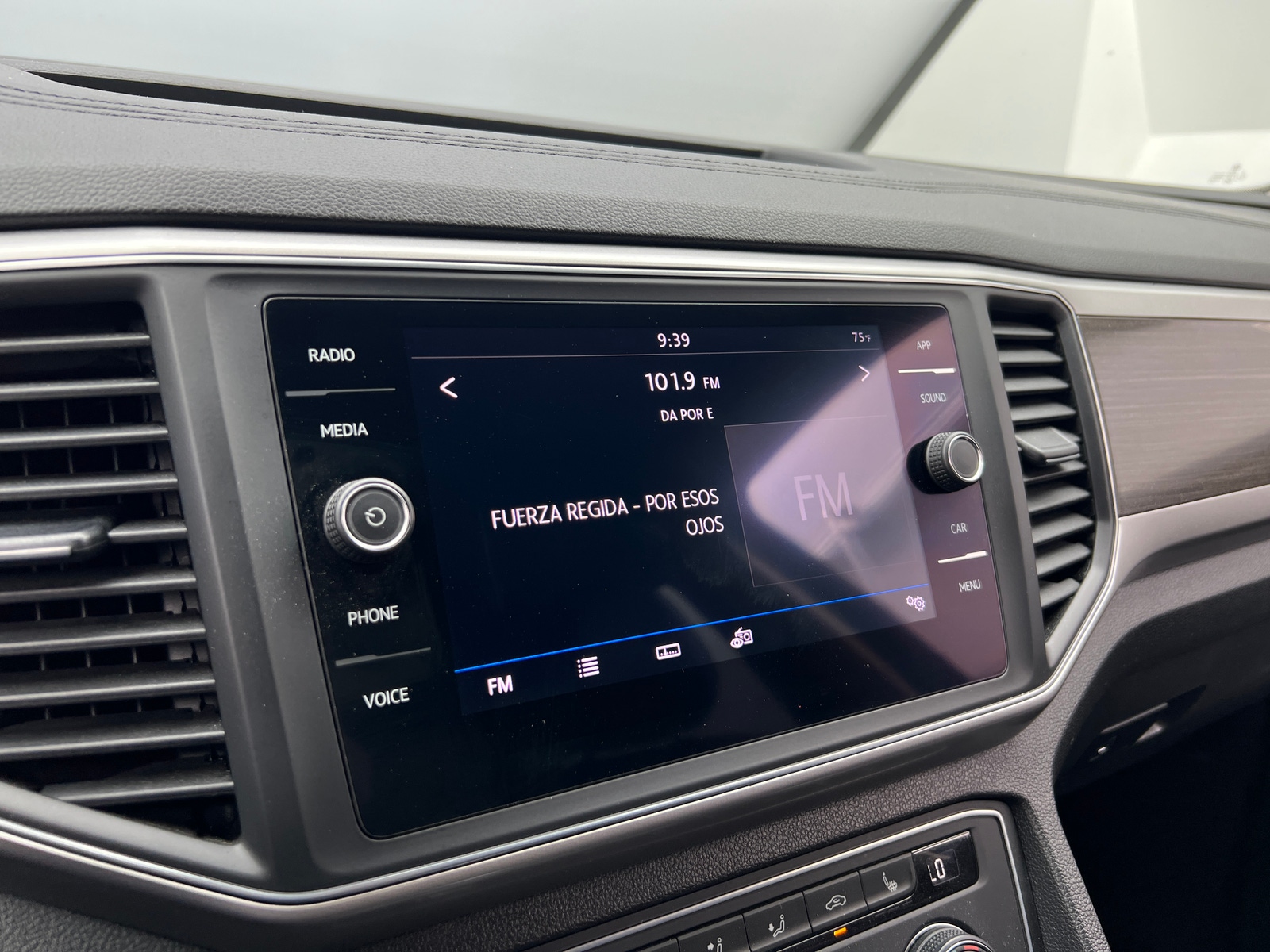 Thumbnail: 2019 Volkswagen Atlas - 3