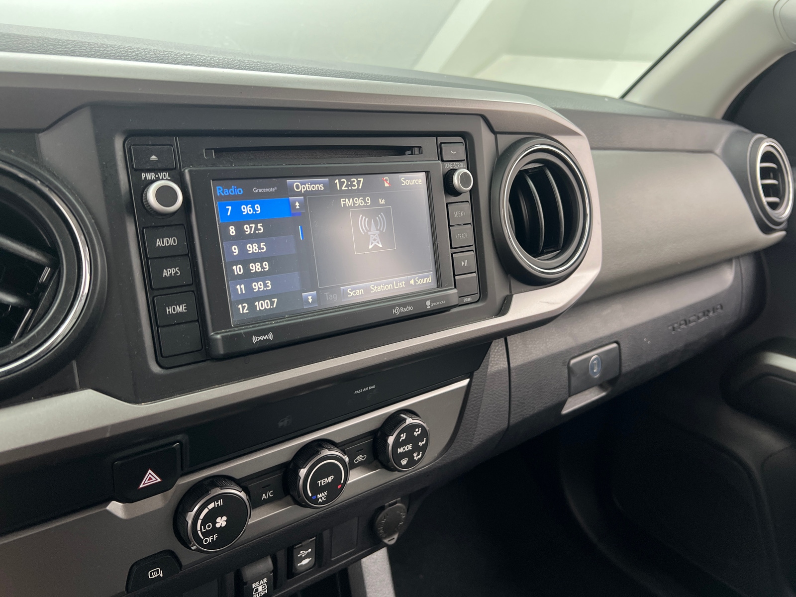 Thumbnail: 2019 Toyota Tacoma - 4