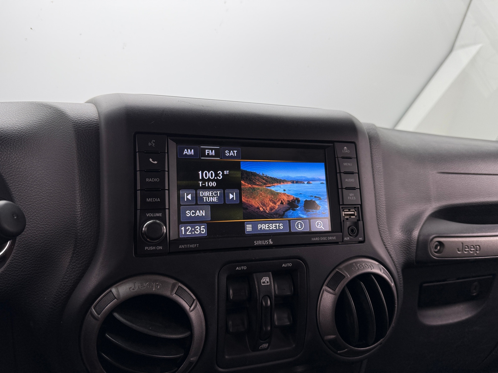 Thumbnail: 2018 Jeep Wrangler - 3