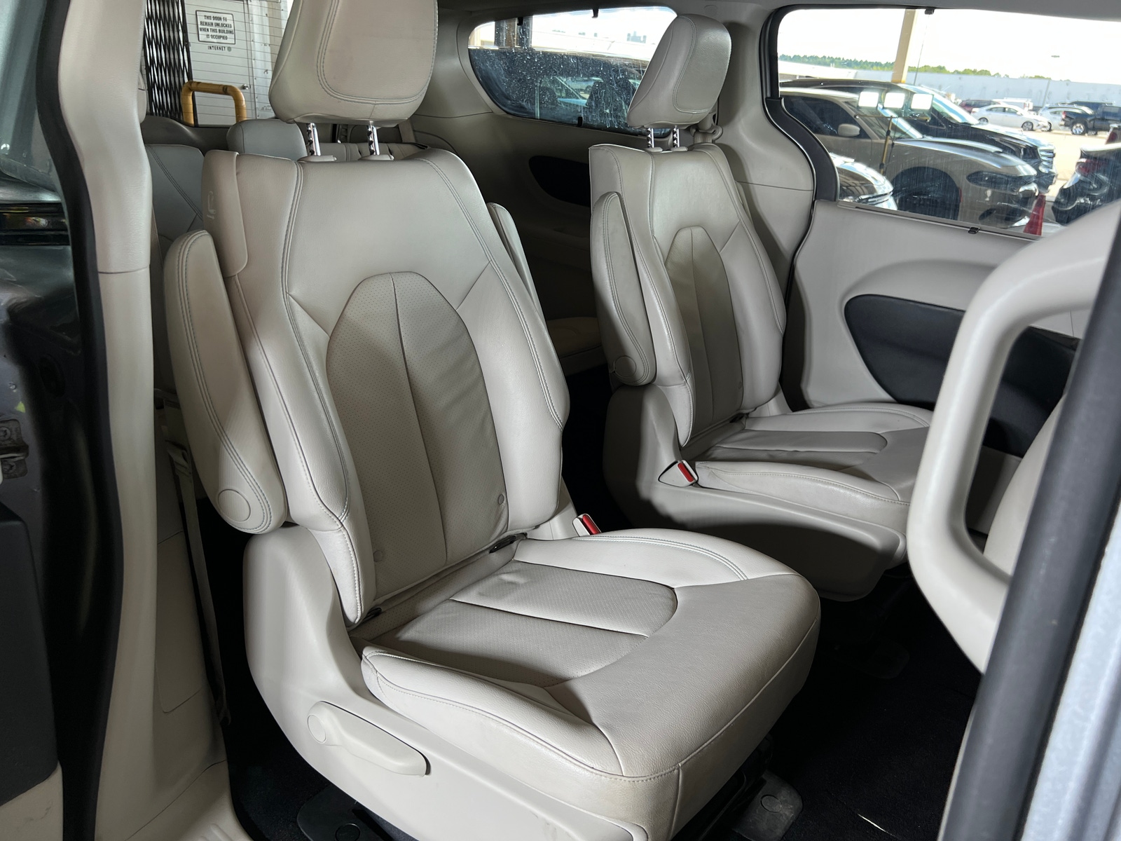 Thumbnail: 2018 Chrysler Pacifica - 5