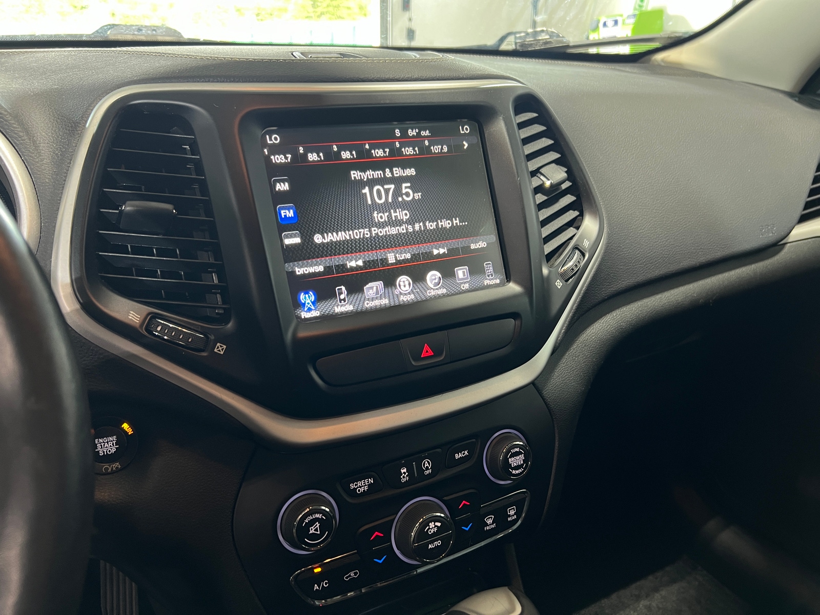 Thumbnail: 2018 Jeep Cherokee - 4