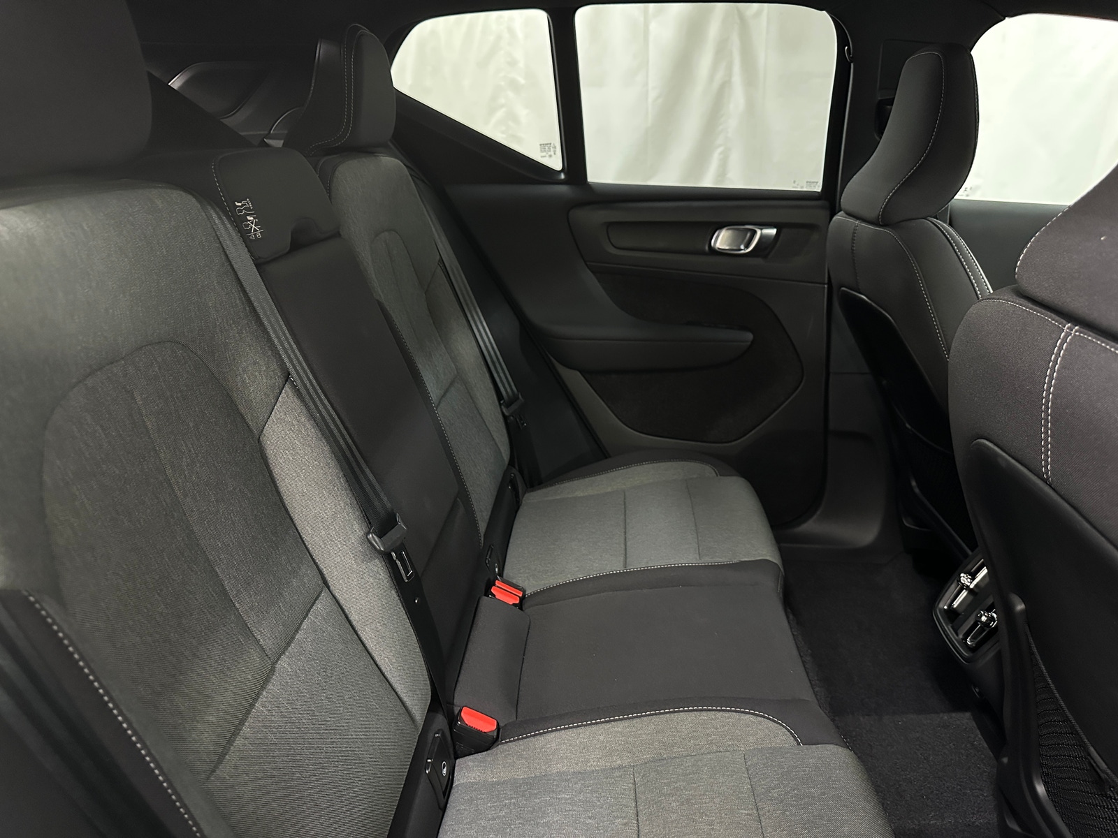Thumbnail: 2025 Volvo XC40 - 6