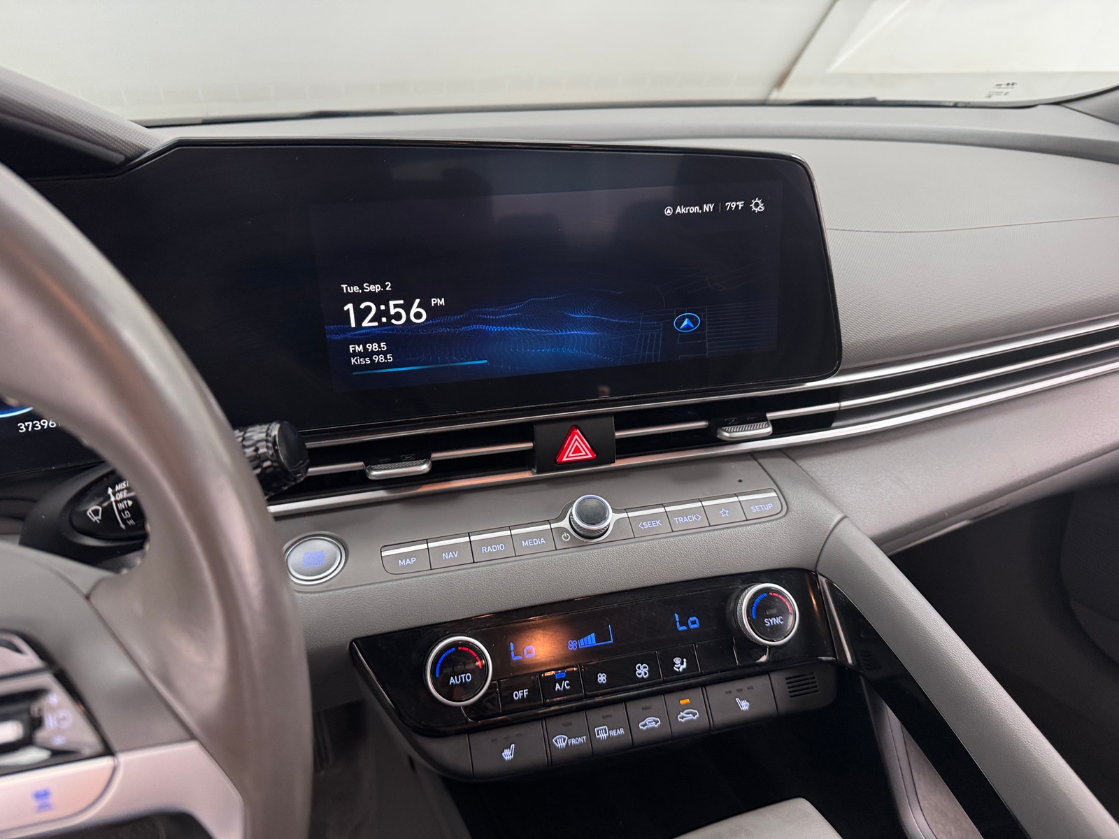 Thumbnail: 2023 Hyundai Elantra - 4