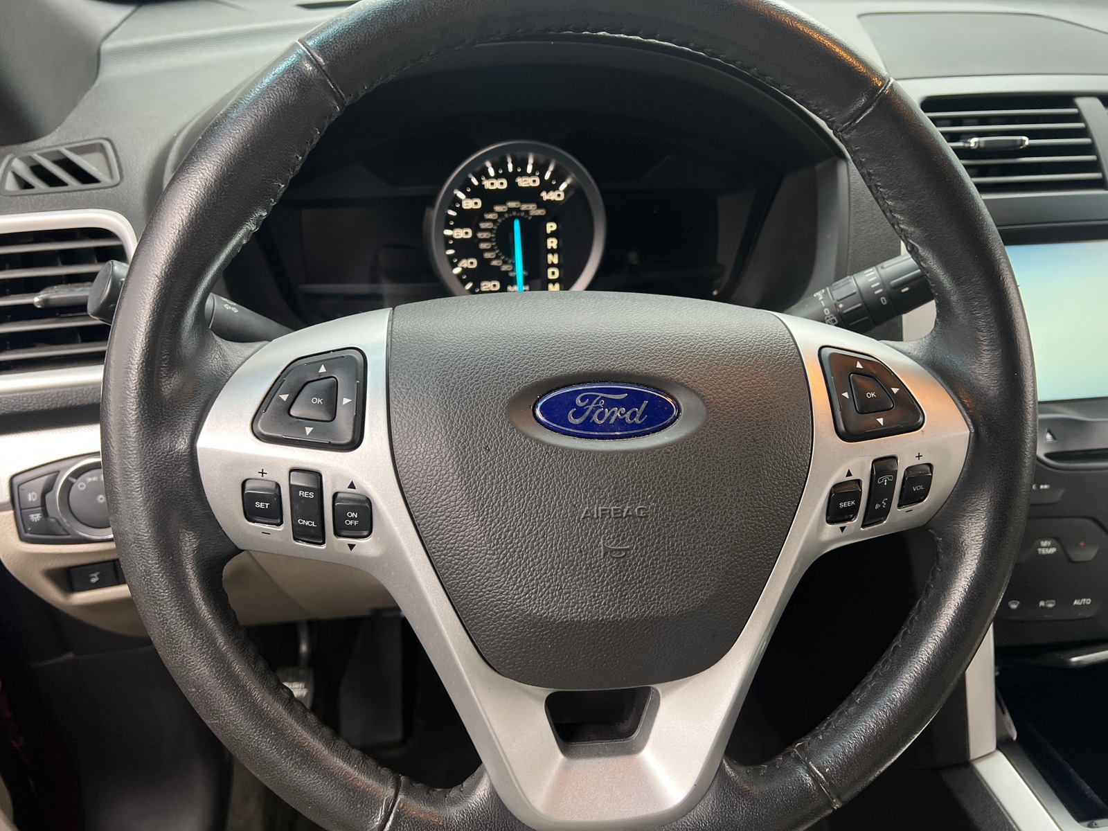 Thumbnail: 2015 Ford Explorer - 4